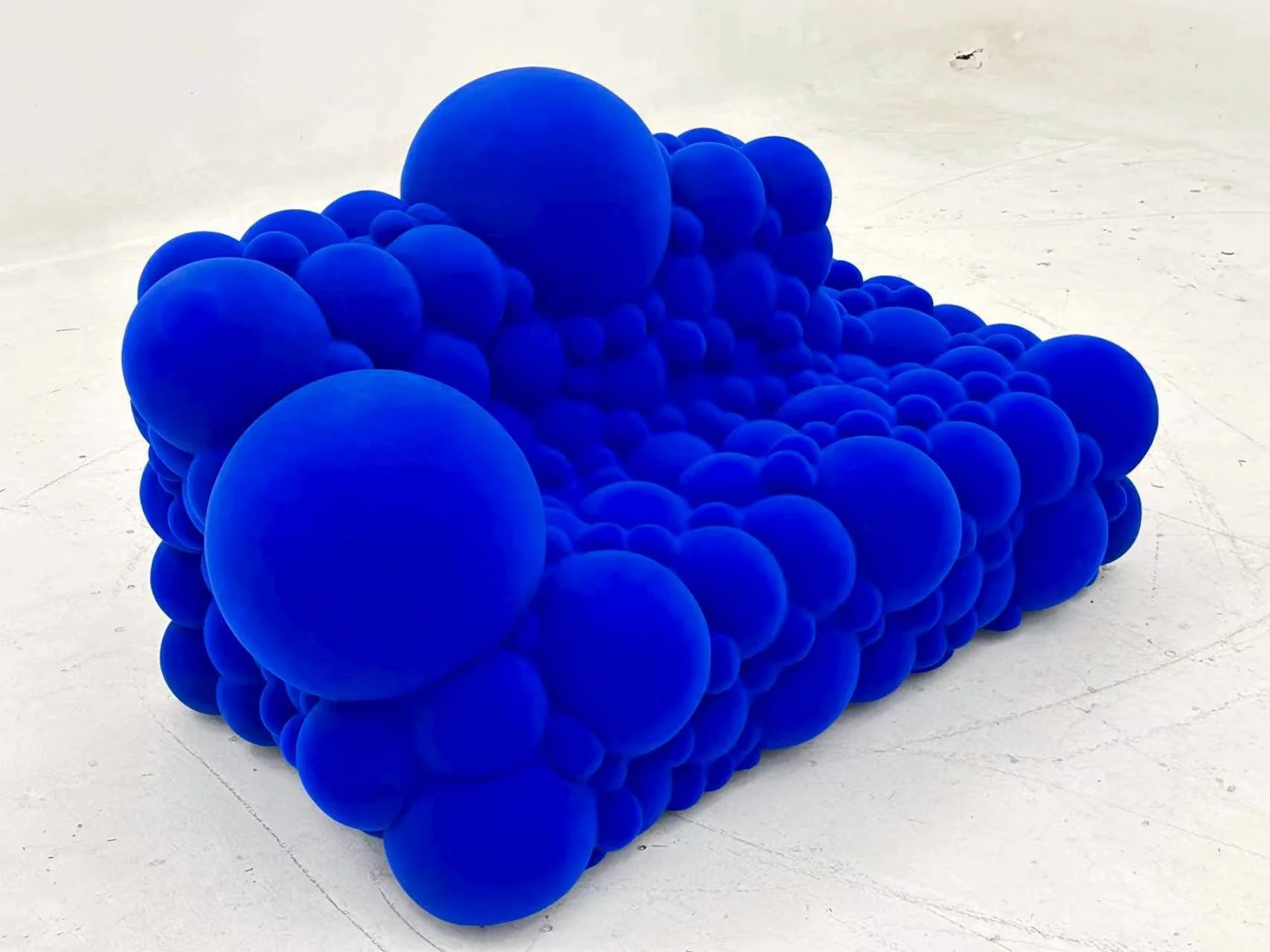 Mutation sofa replica