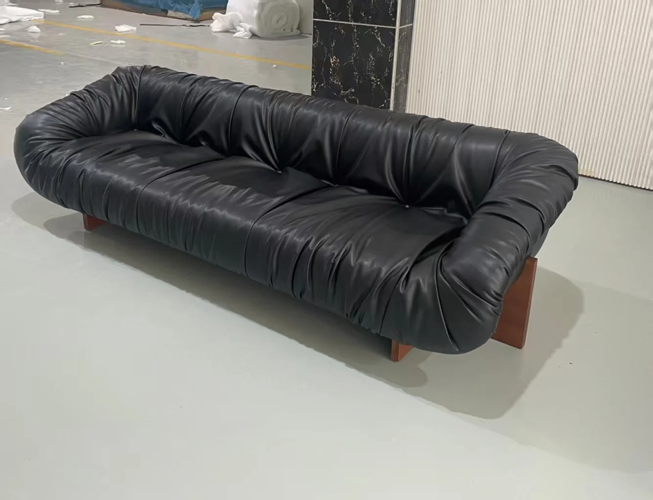 MP-61 Sofa Percival Lafer replica
