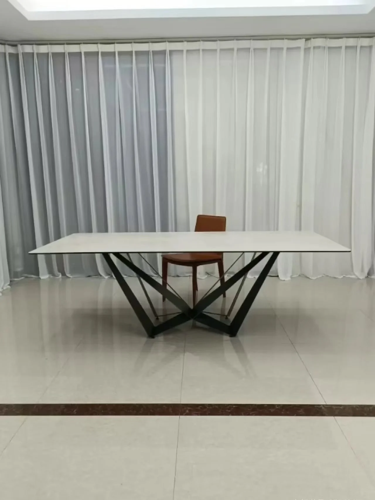 Catellan Italia skorpio keramik table