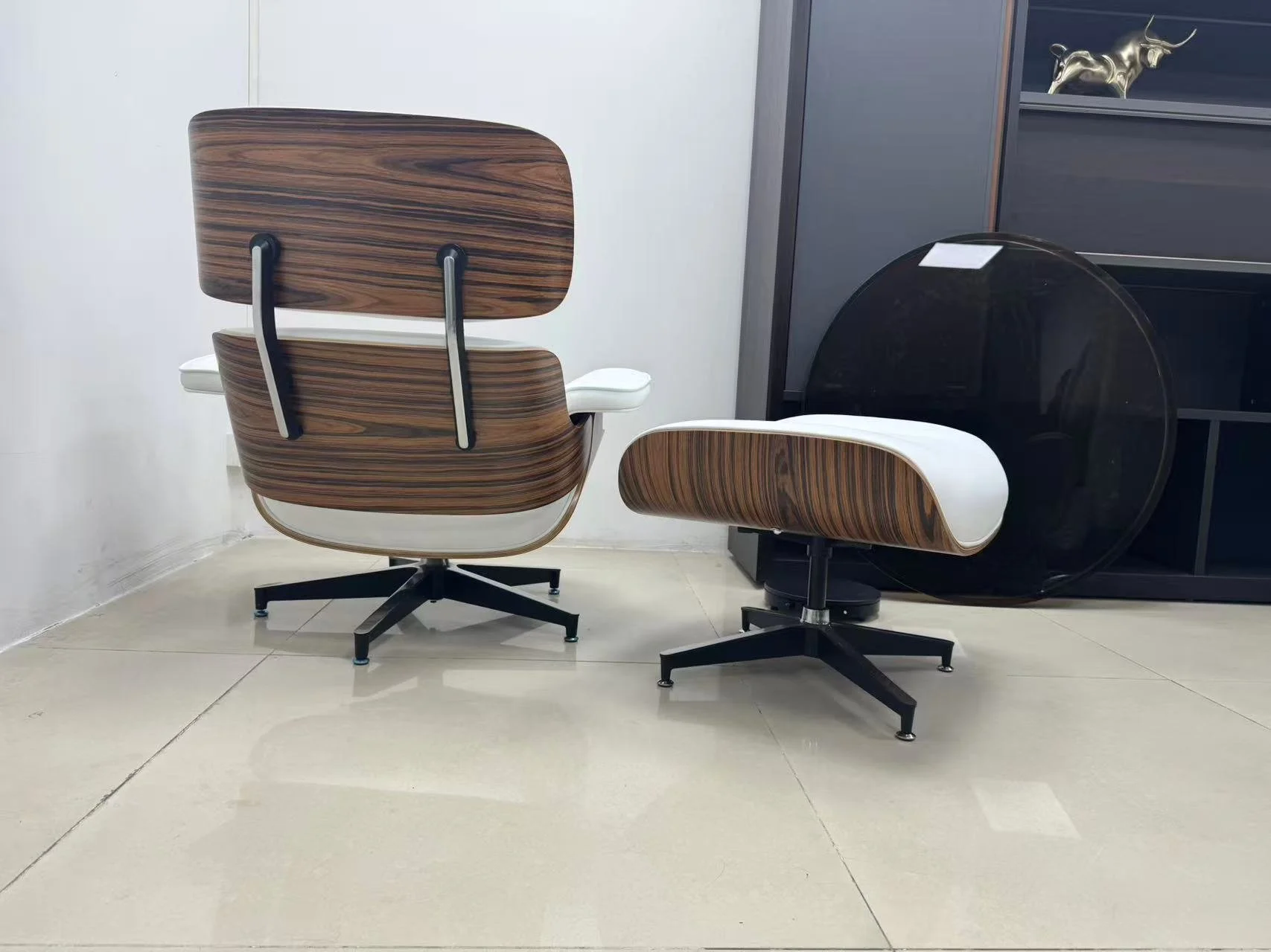 Eames lounge chair replica pure white