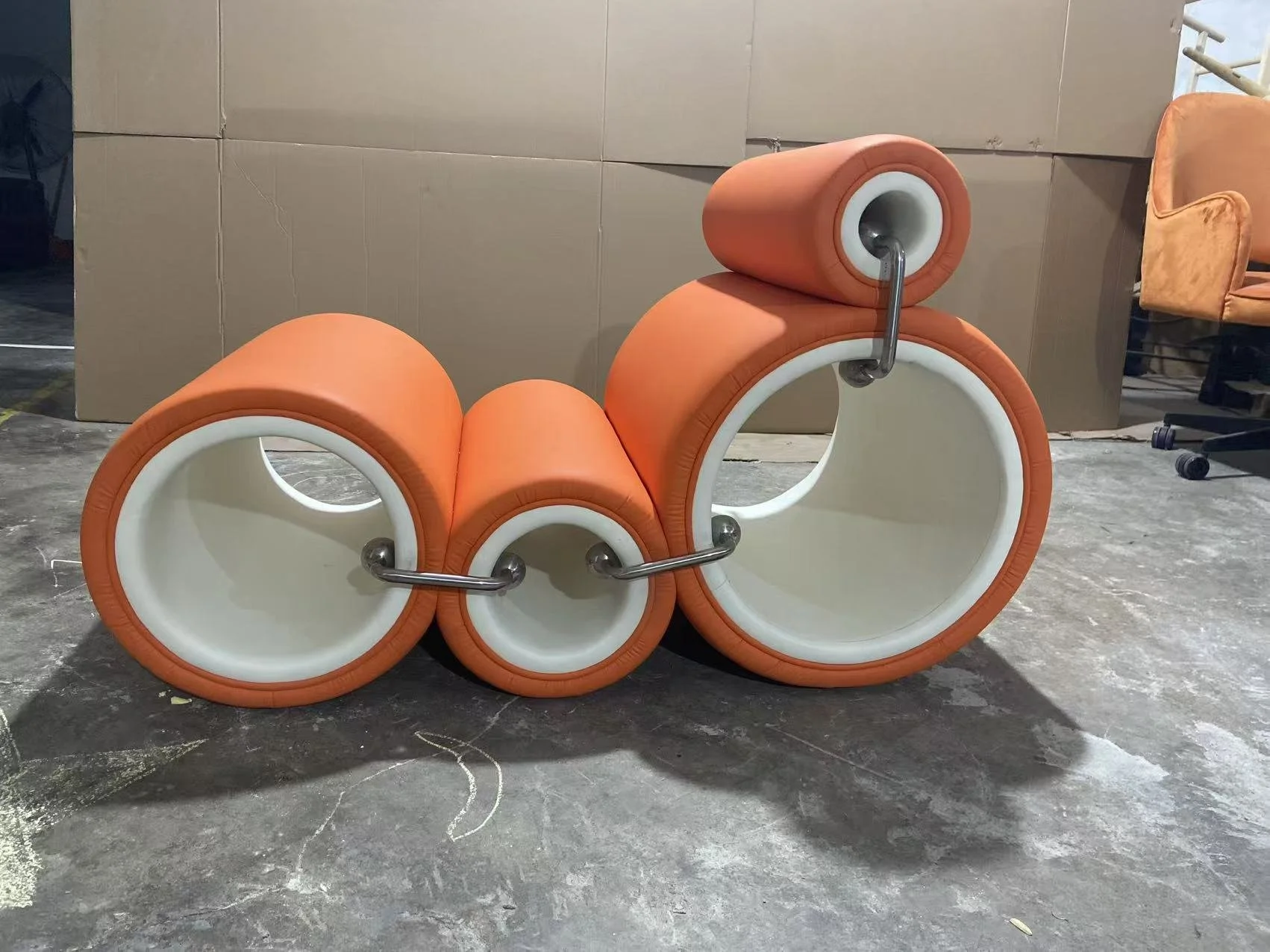 Tube chair Colombo replica dupe