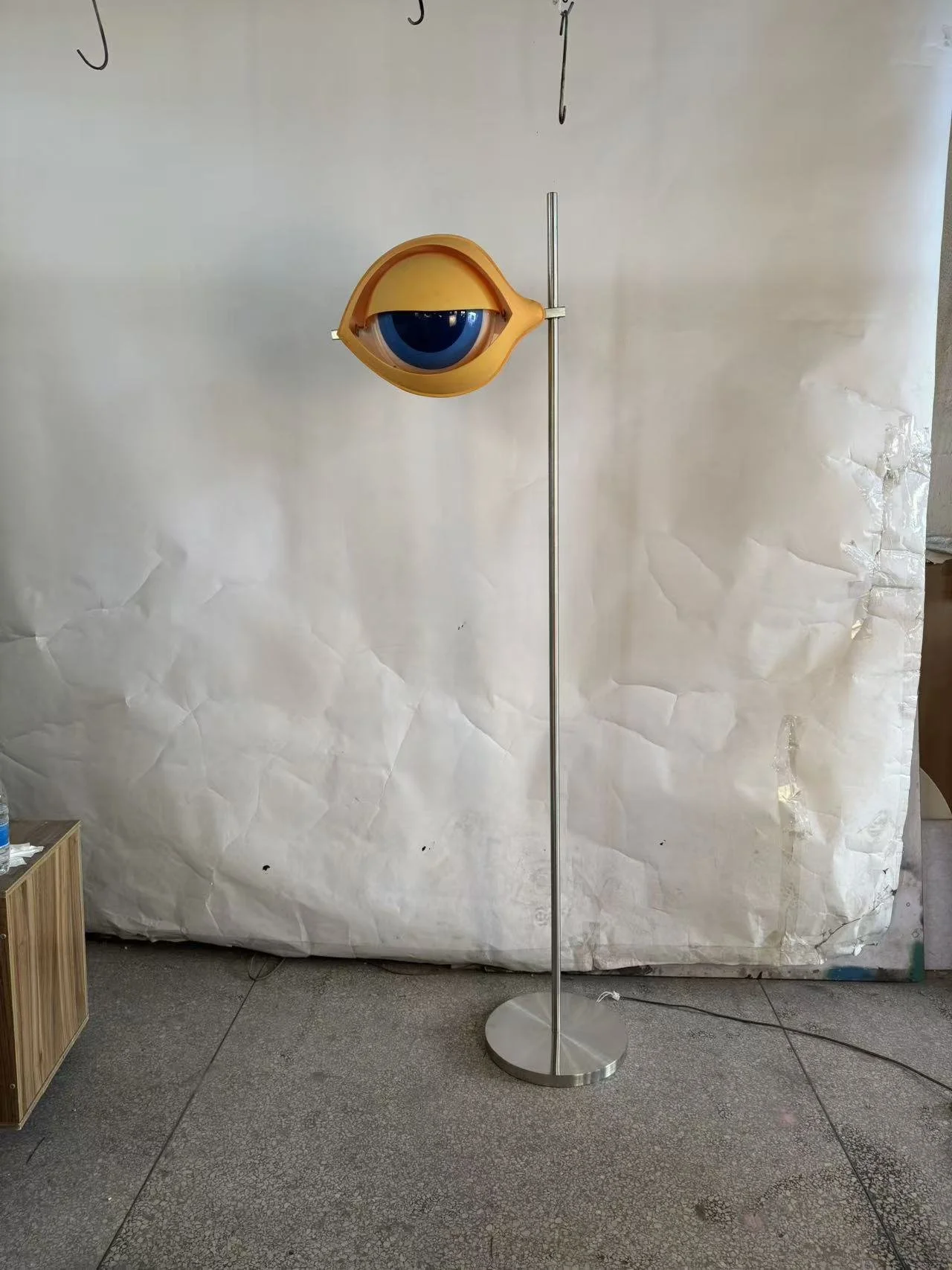 "L'Oeil" Eye Floor Lamp replica