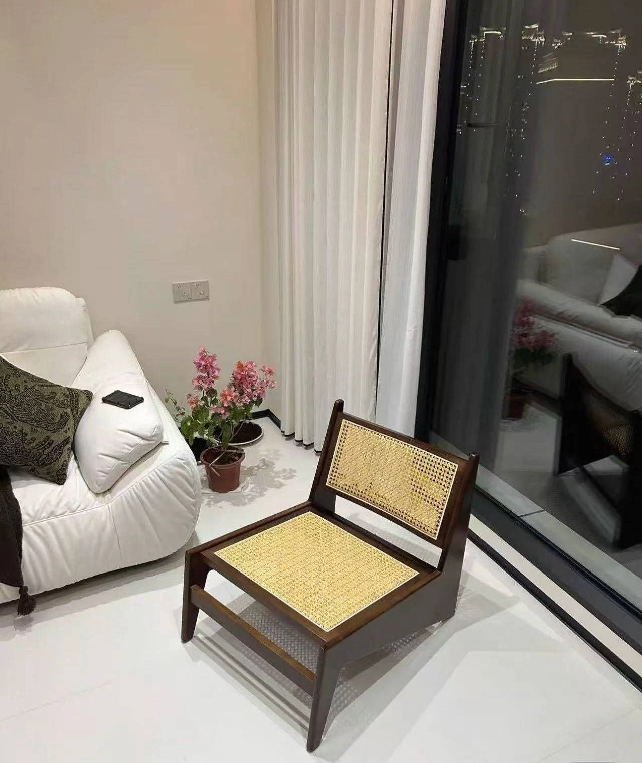 Kangaroo Chair replica