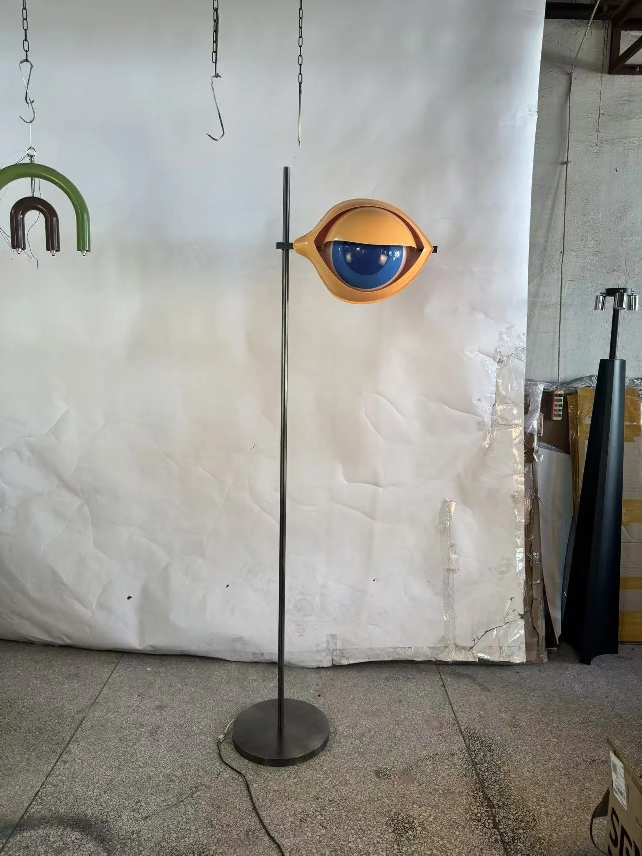 "L'Oeil" Eye Floor Lamp replica