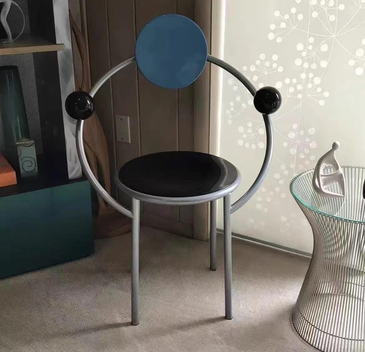 First chair memphis design