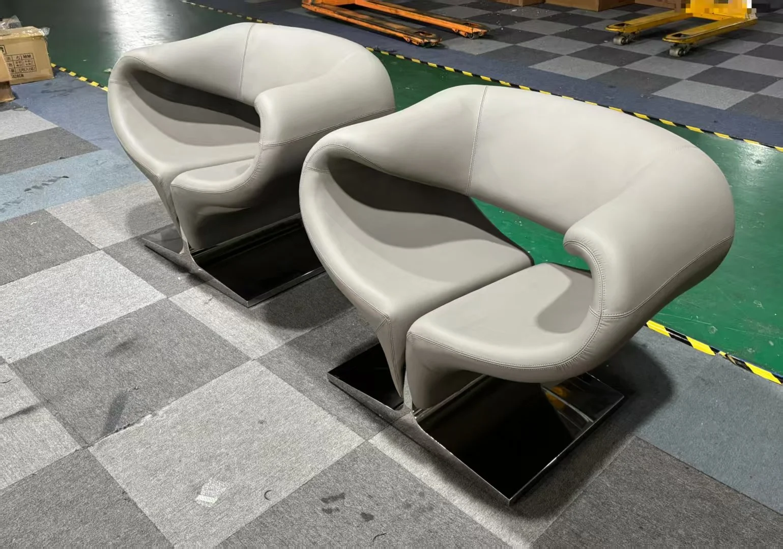 Ribbon chair replica