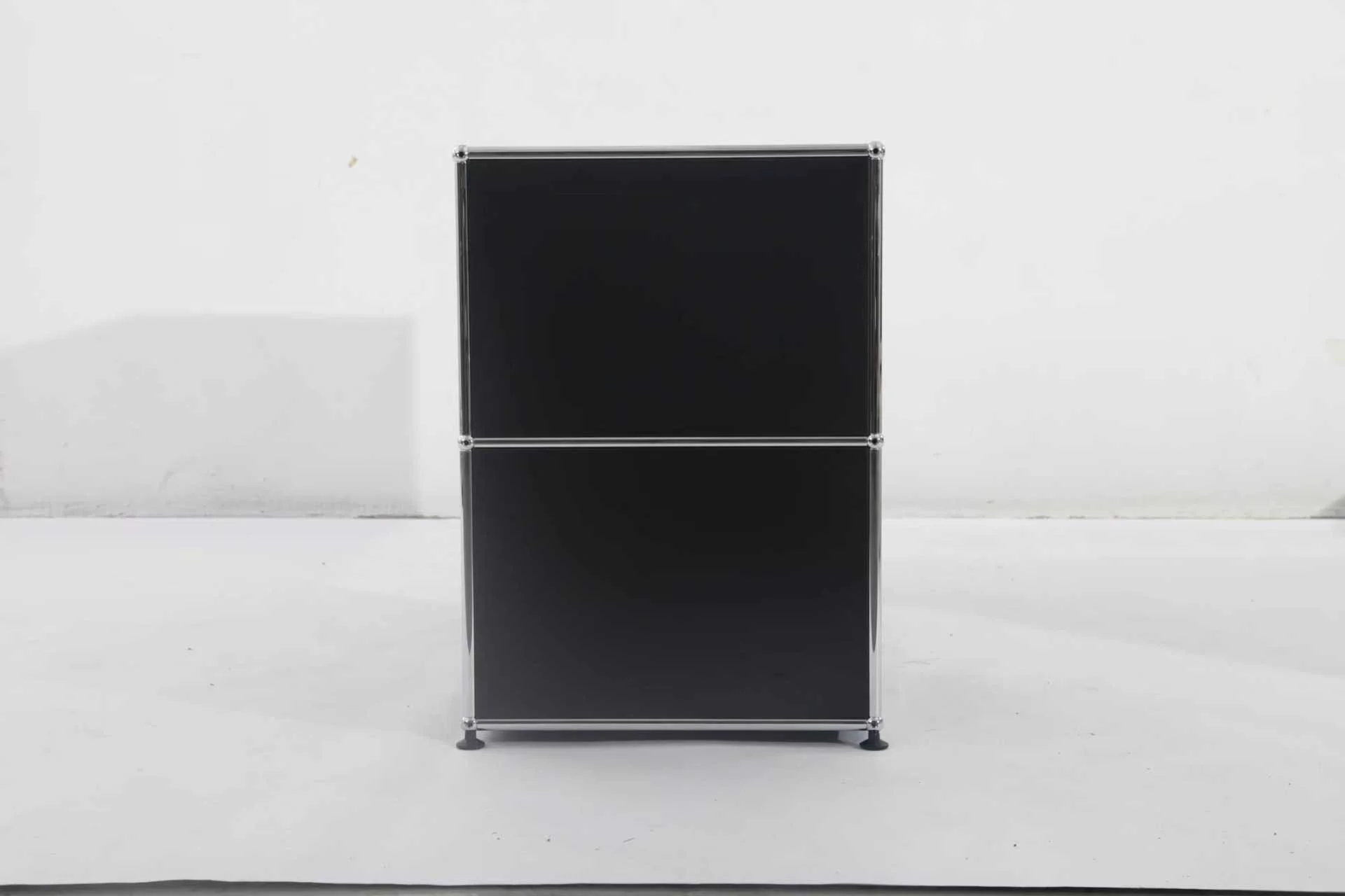 USM Haller cabinet replica