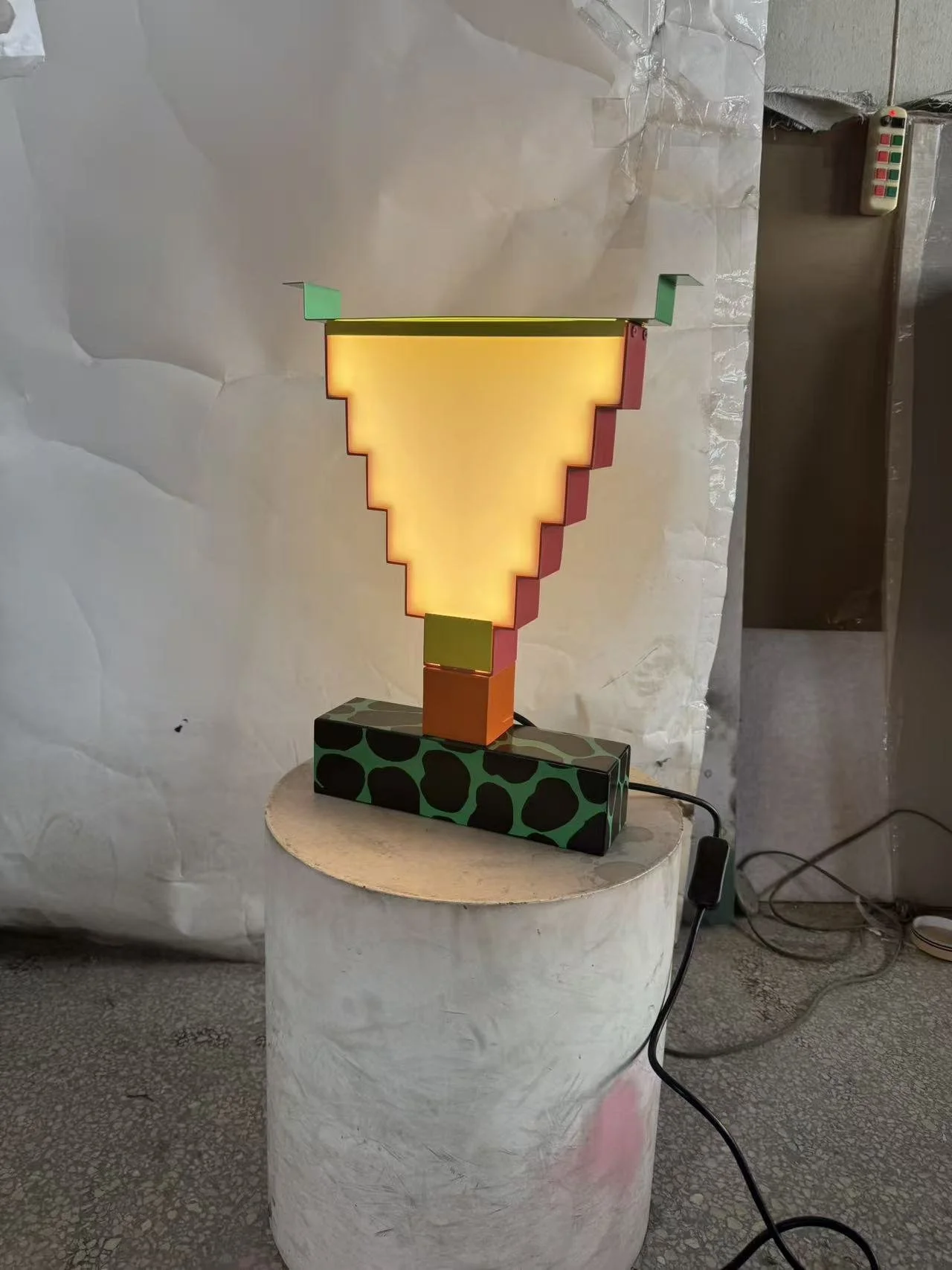memphis design lamp replica
