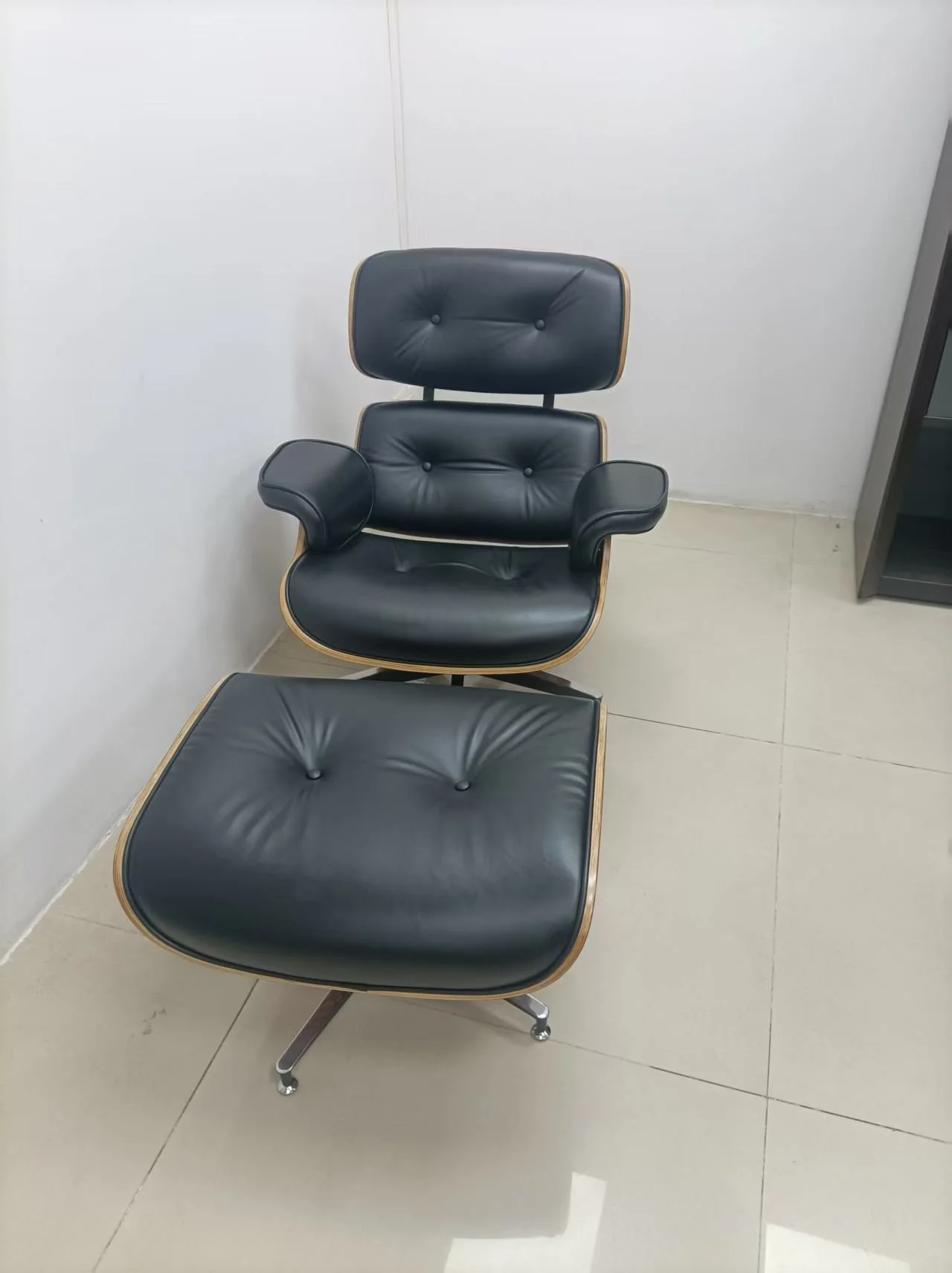 Eames lounge chair replica dupe black leather