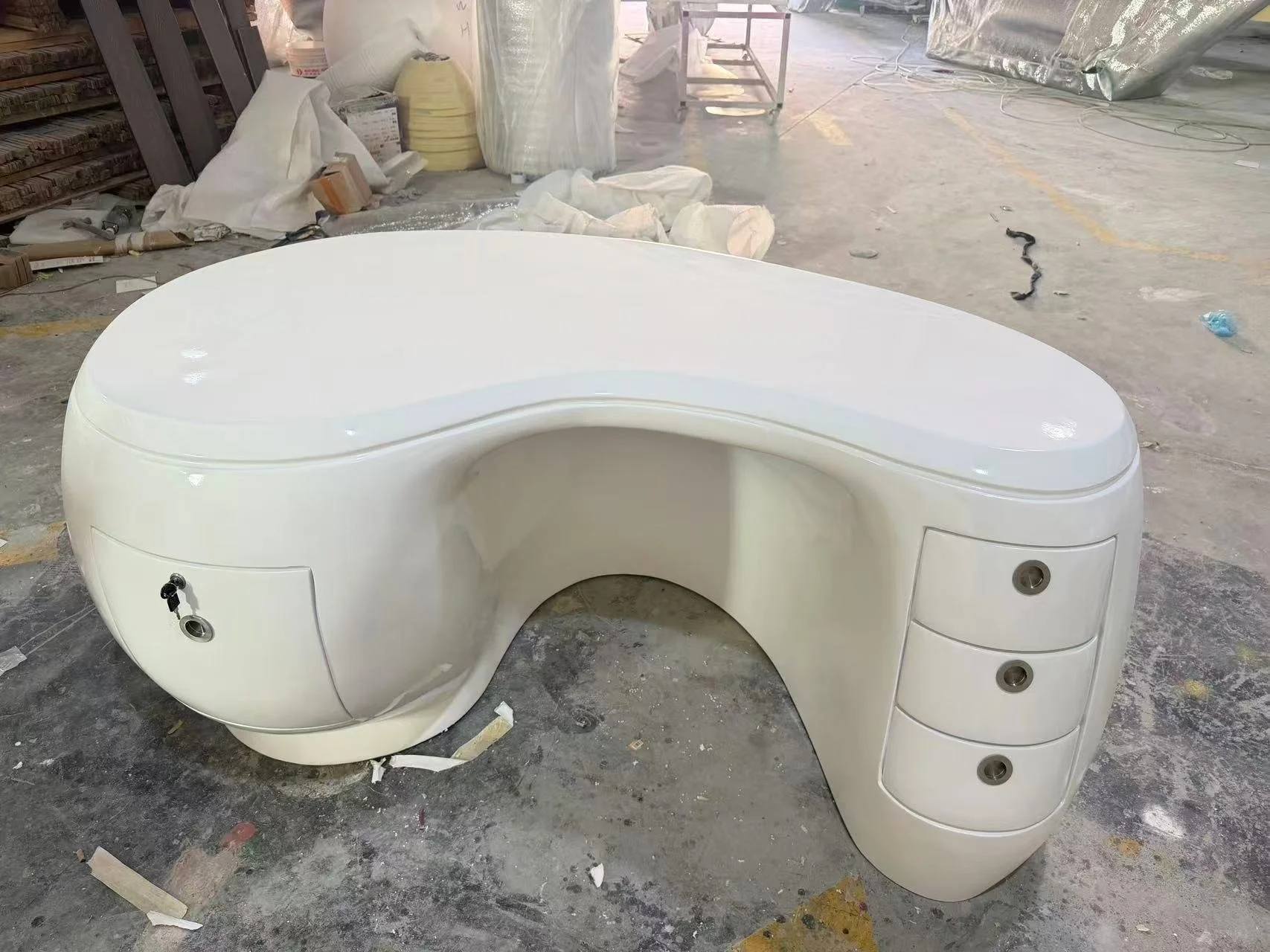 Boomerang Desk Calka replica dupe
