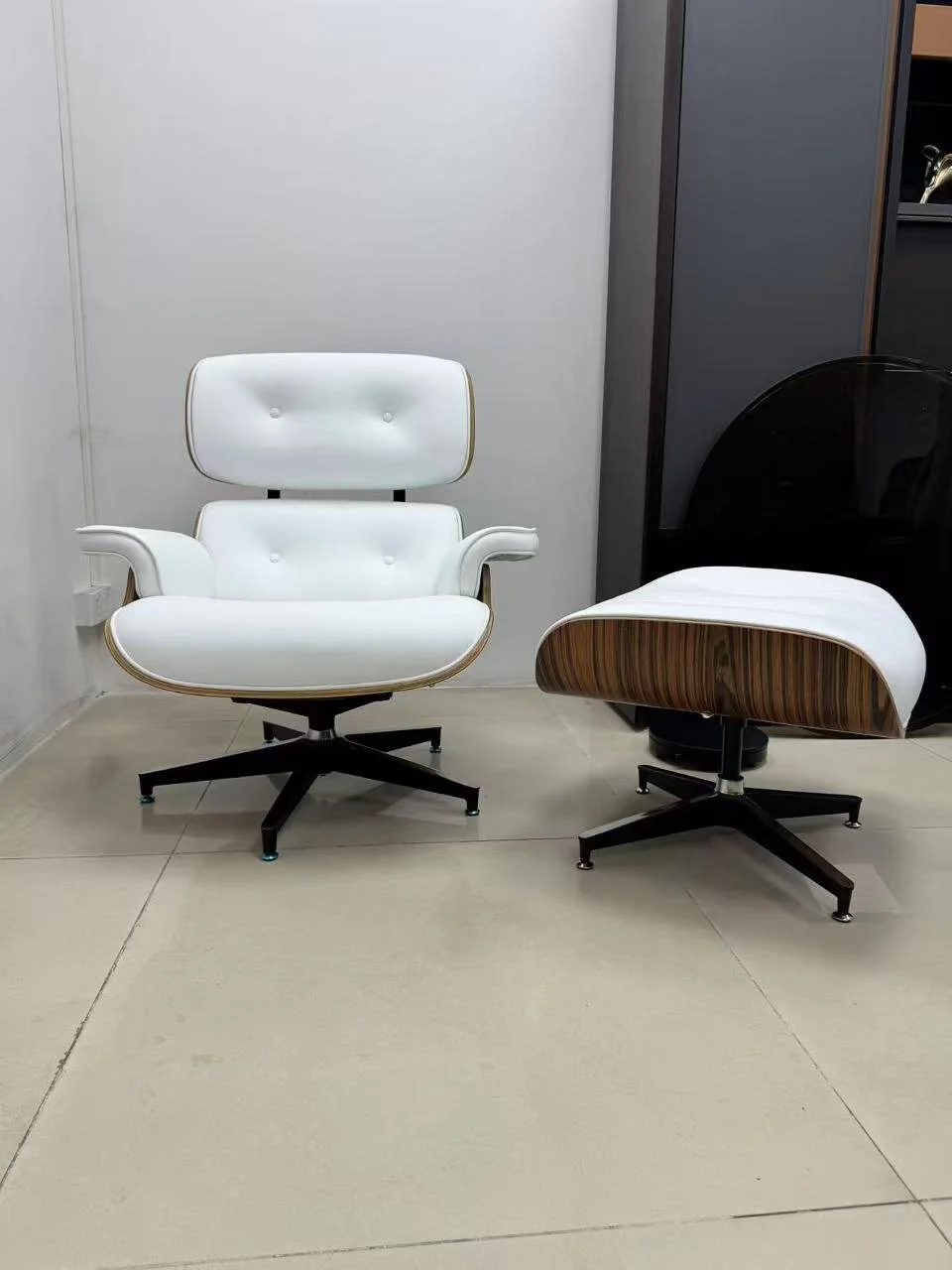 Eames lounge chair replica pure white