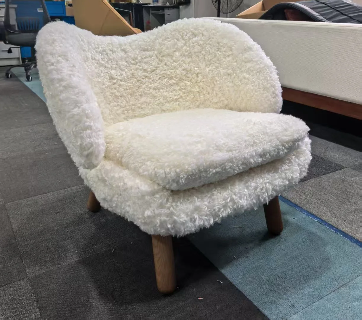 Pelikan Chair sheepskin