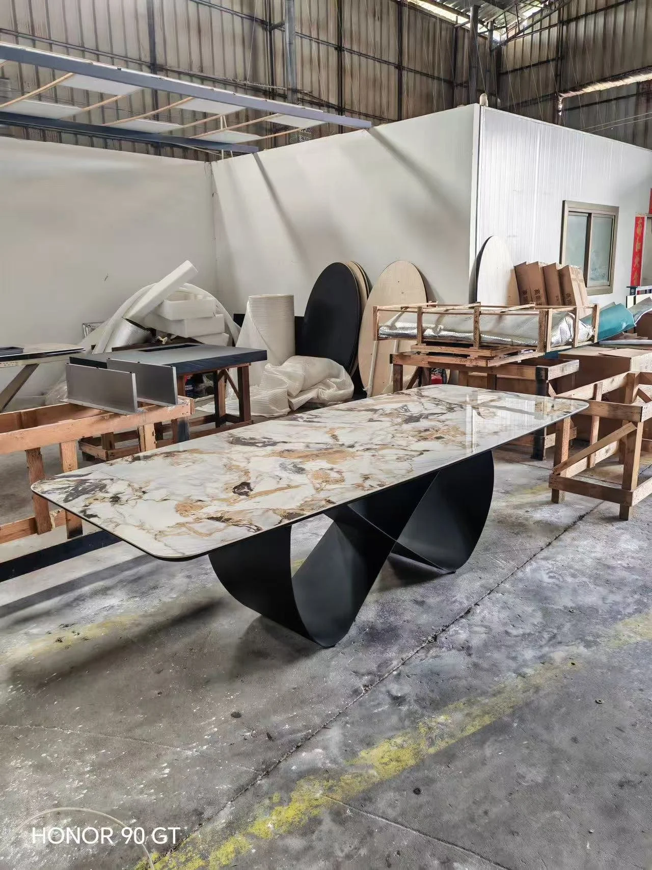 Skorpio keramik table replica