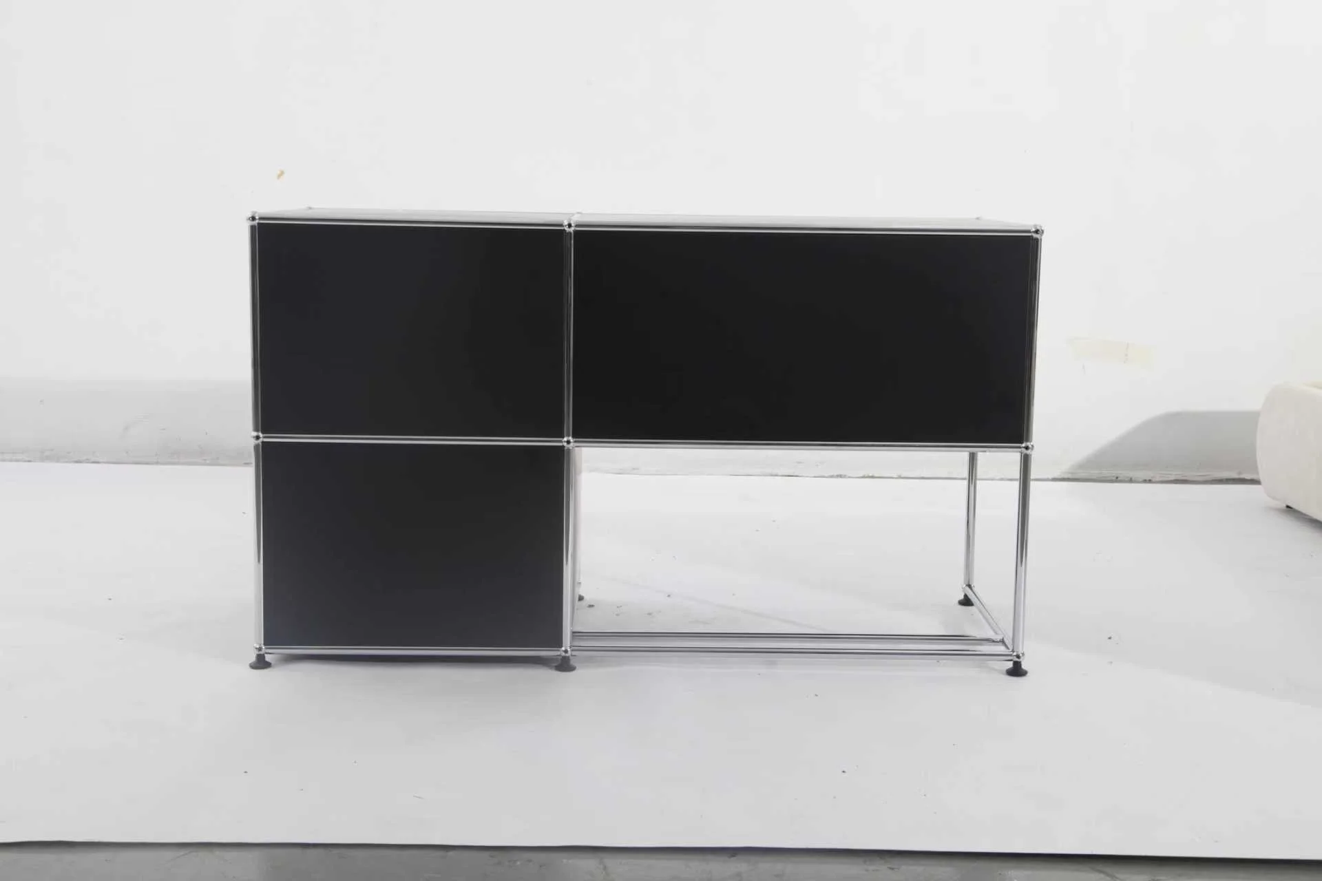 USM Haller cabinet replica