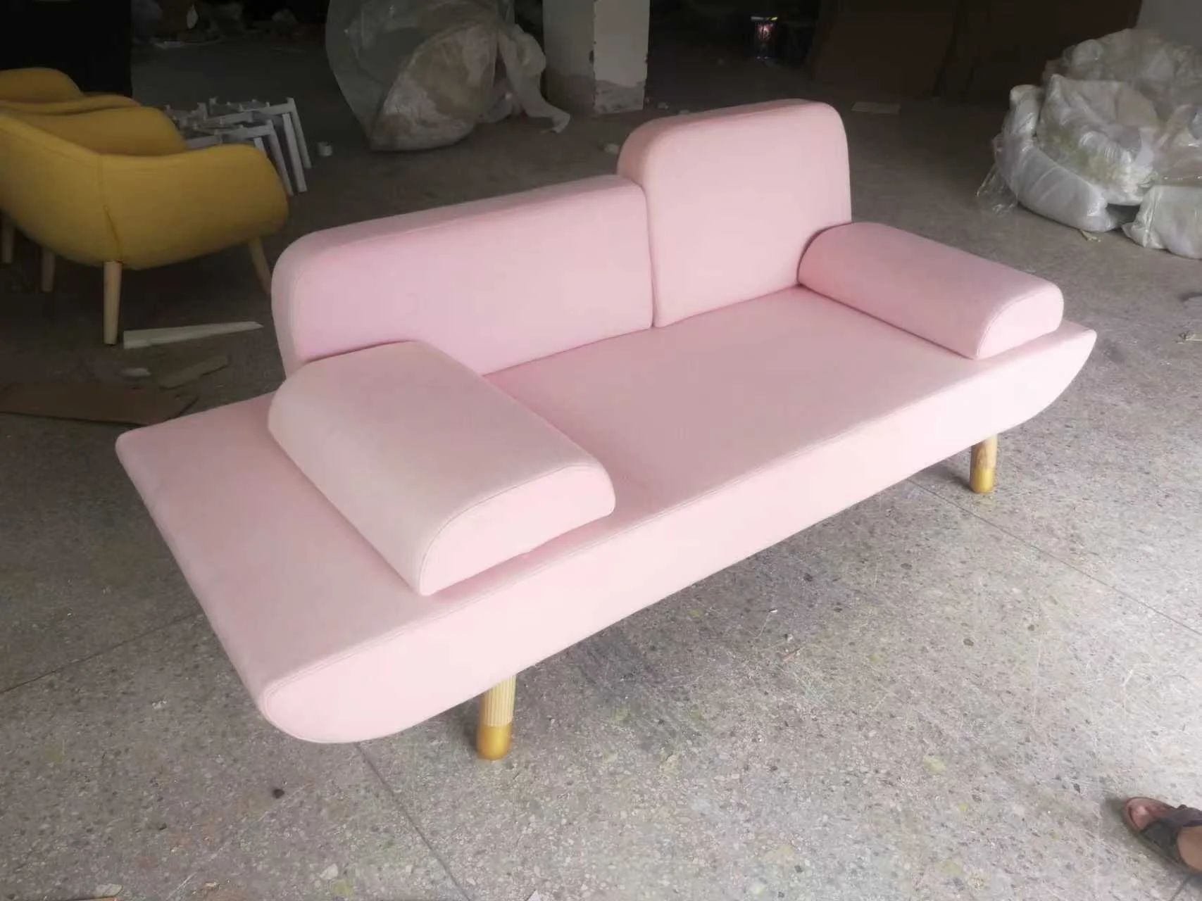 Toward Sofa replica