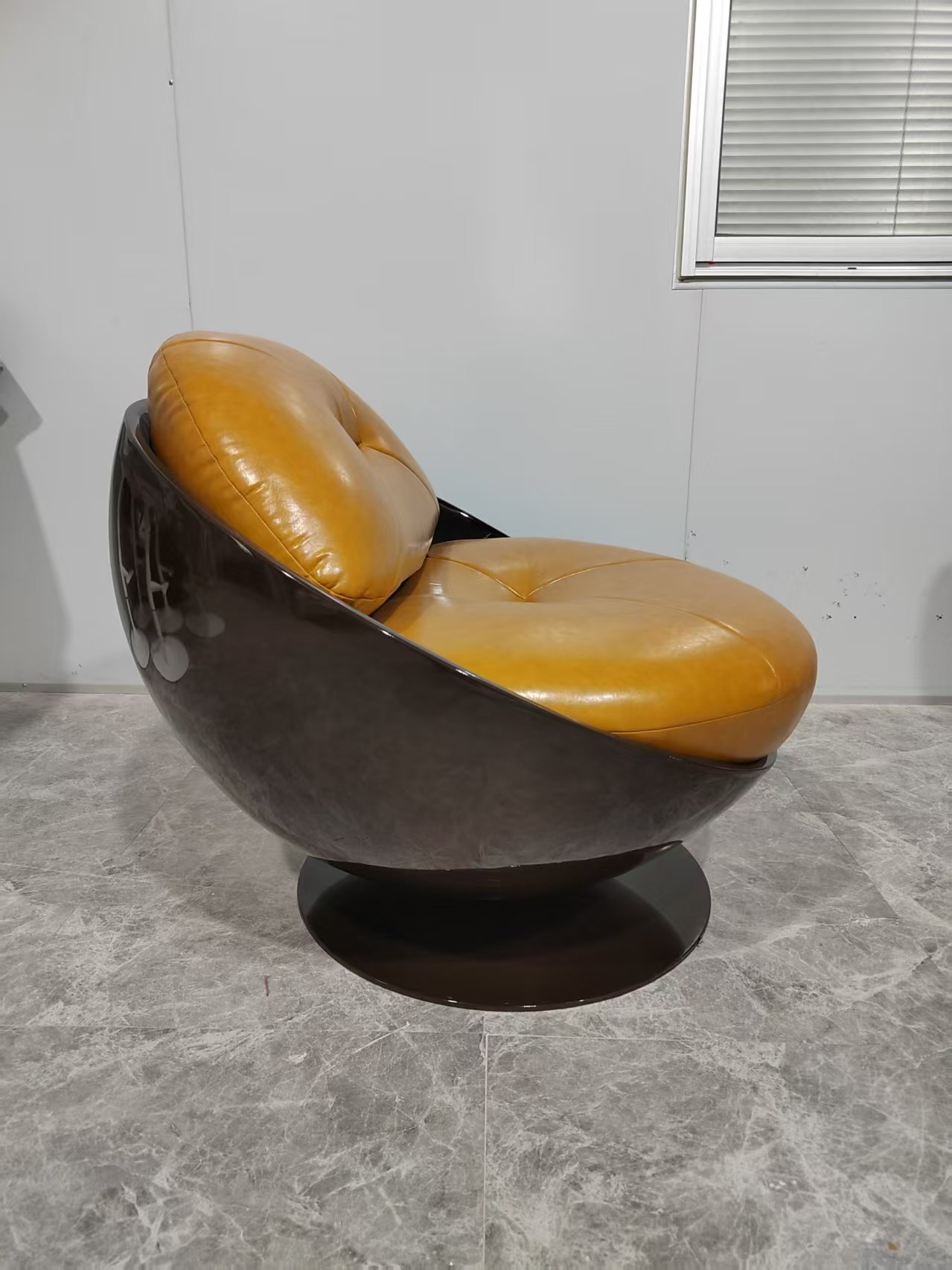 Esfera Lounge Chair Ricardo Fasanello replica dupe