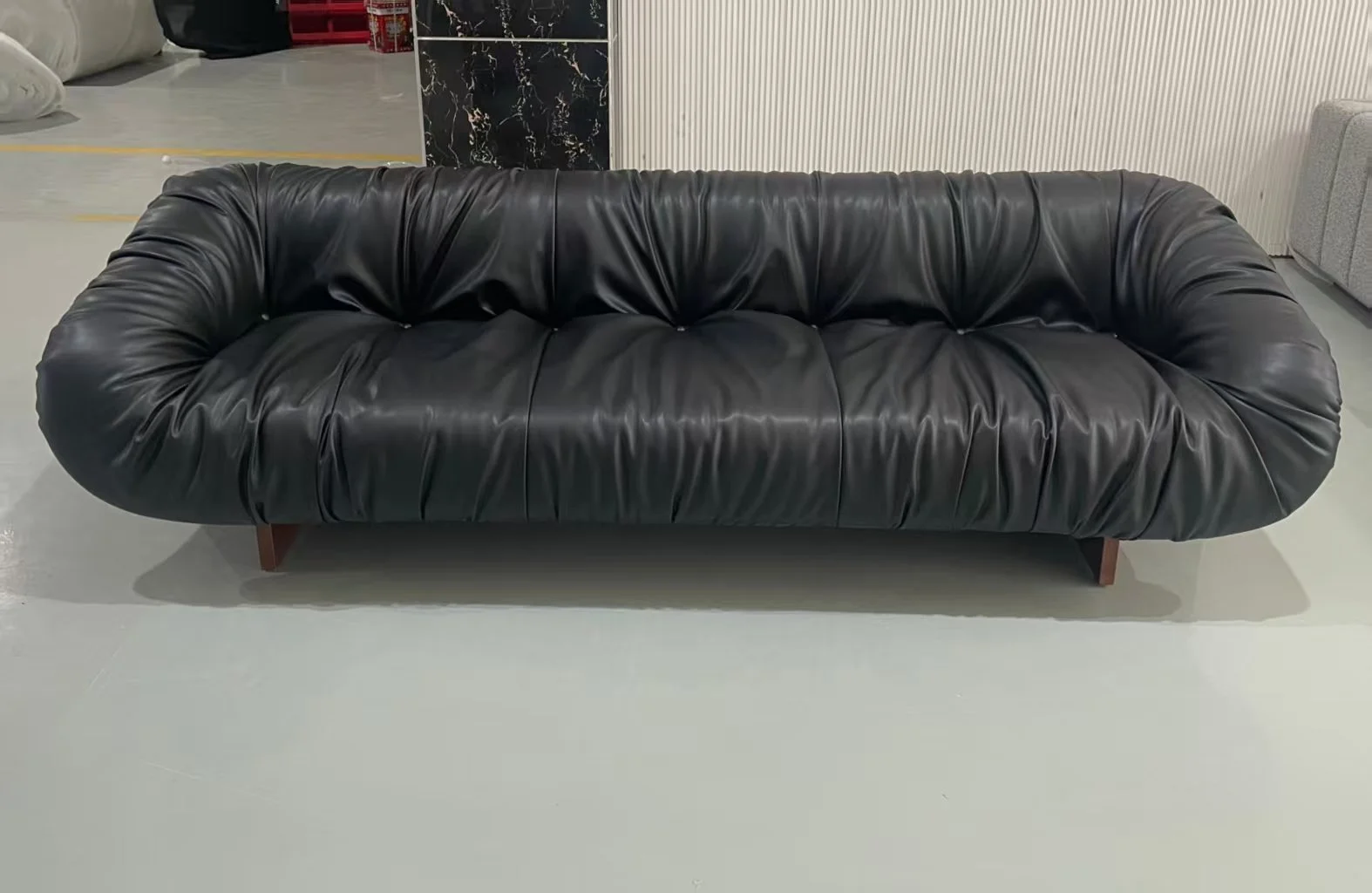 MP-61 Sofa Percival Lafer replica