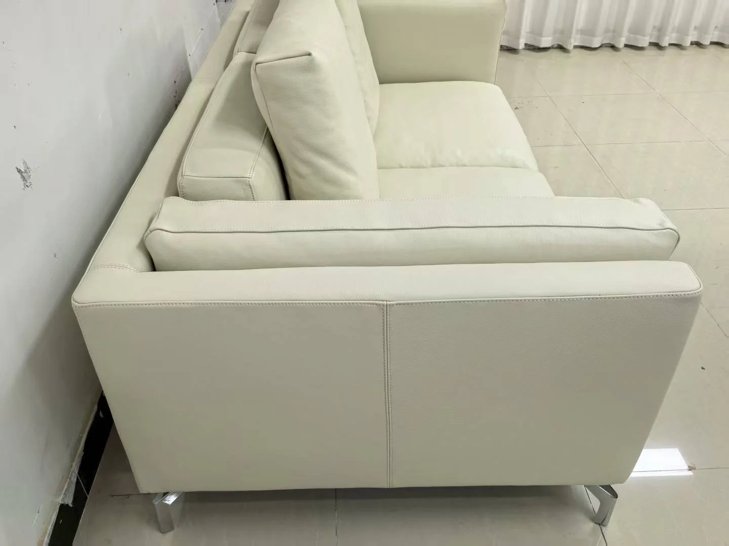 Como 80 sofa replica dupe