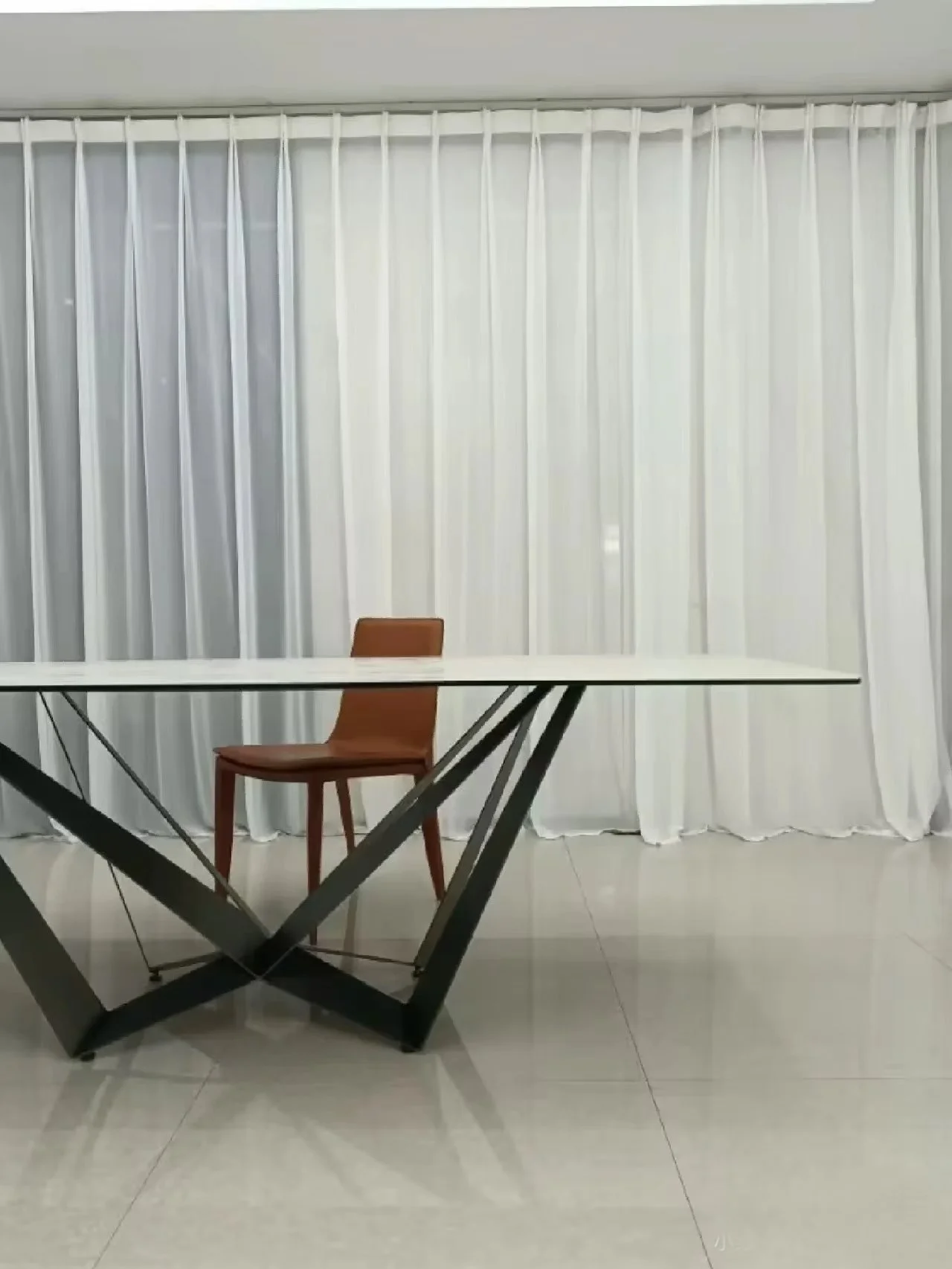 Catellan Italia skorpio keramik table