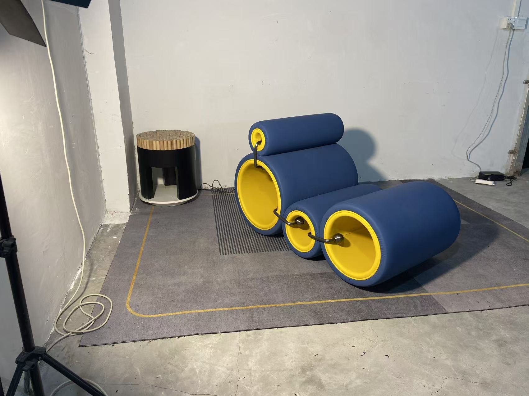 Tube chair Colombo replica dupe