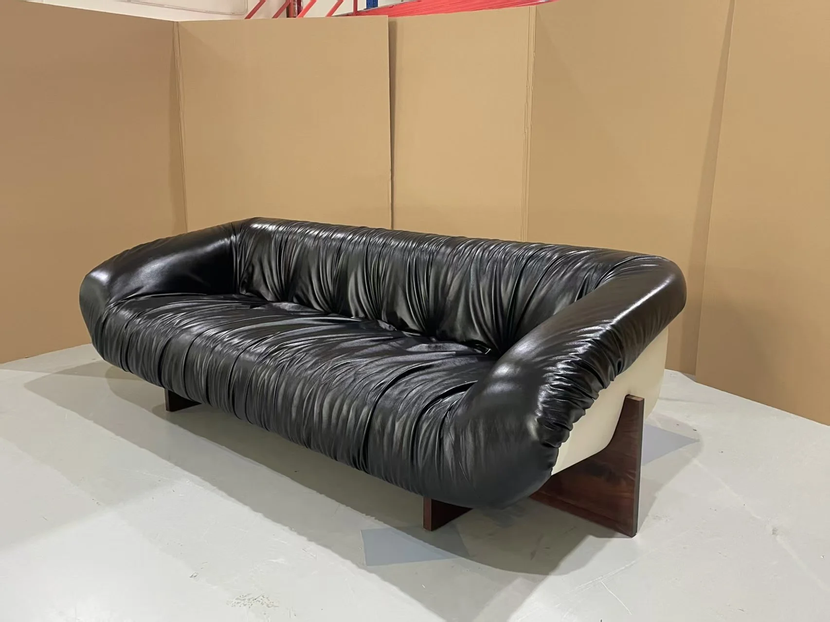 MP-61 Sofa Percival Lafer replica dupe black leather