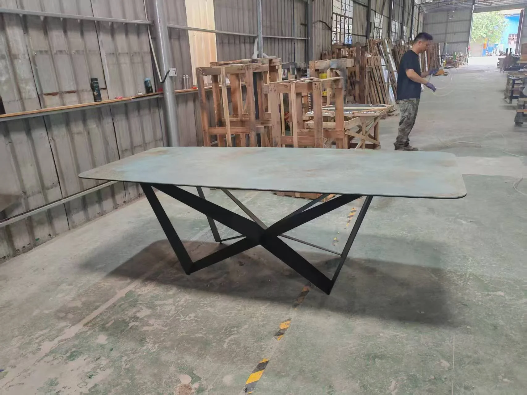 Skorpio keramik table replica