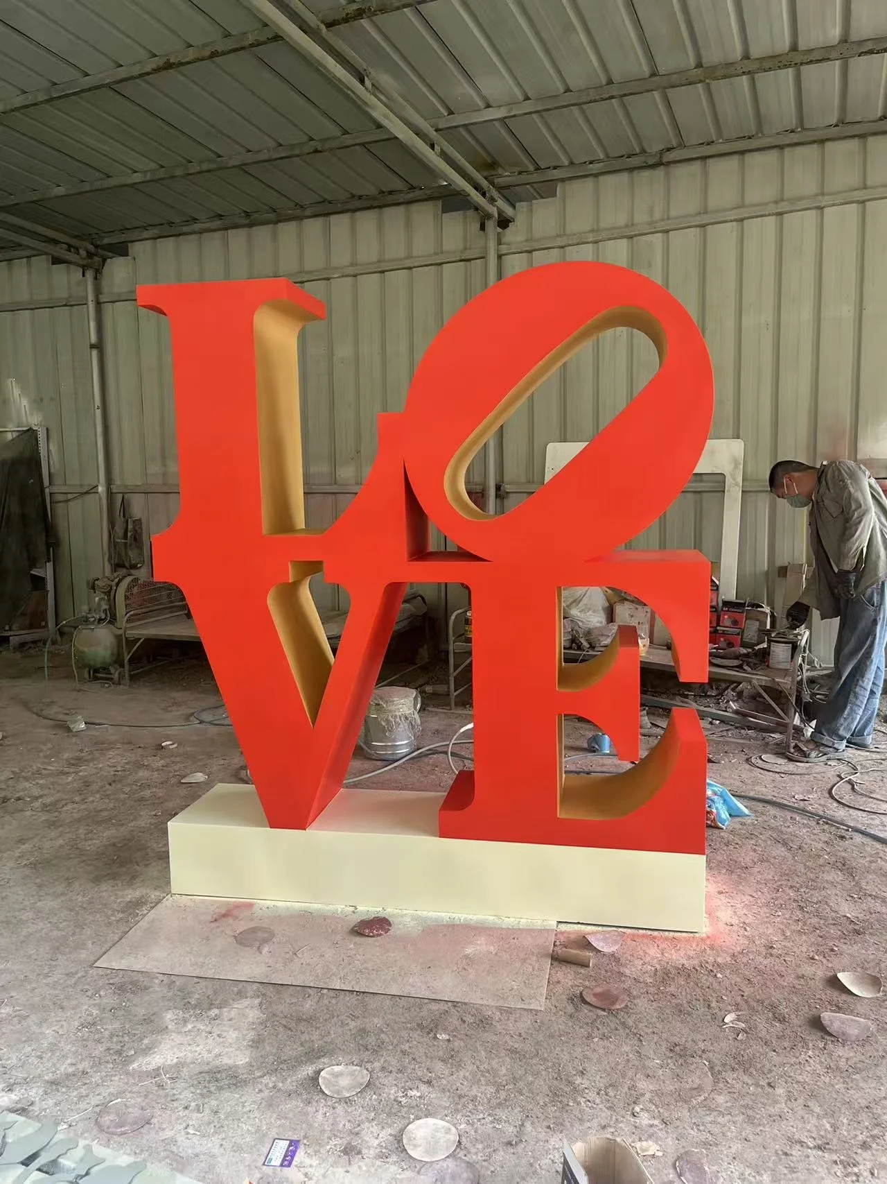 Love sculpture Robert Indiana replica dupe