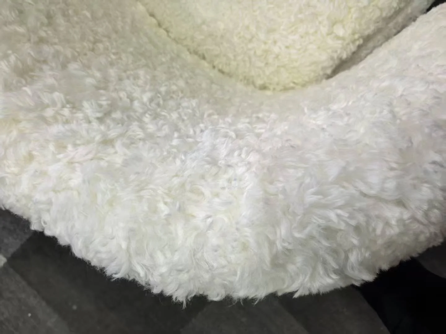 Pelikan Chair sheepskin