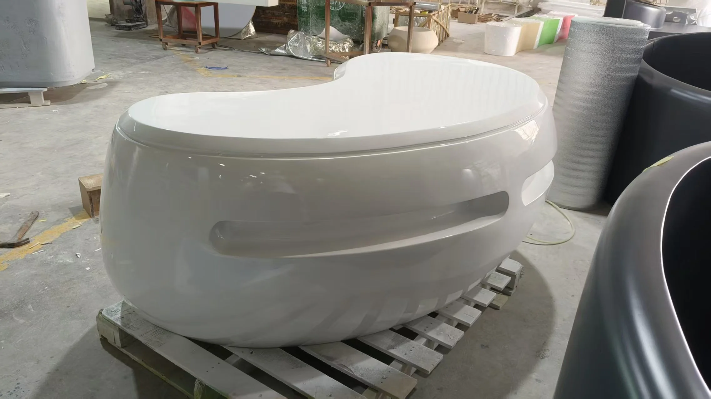 Boomerang Desk Calka replica dupe