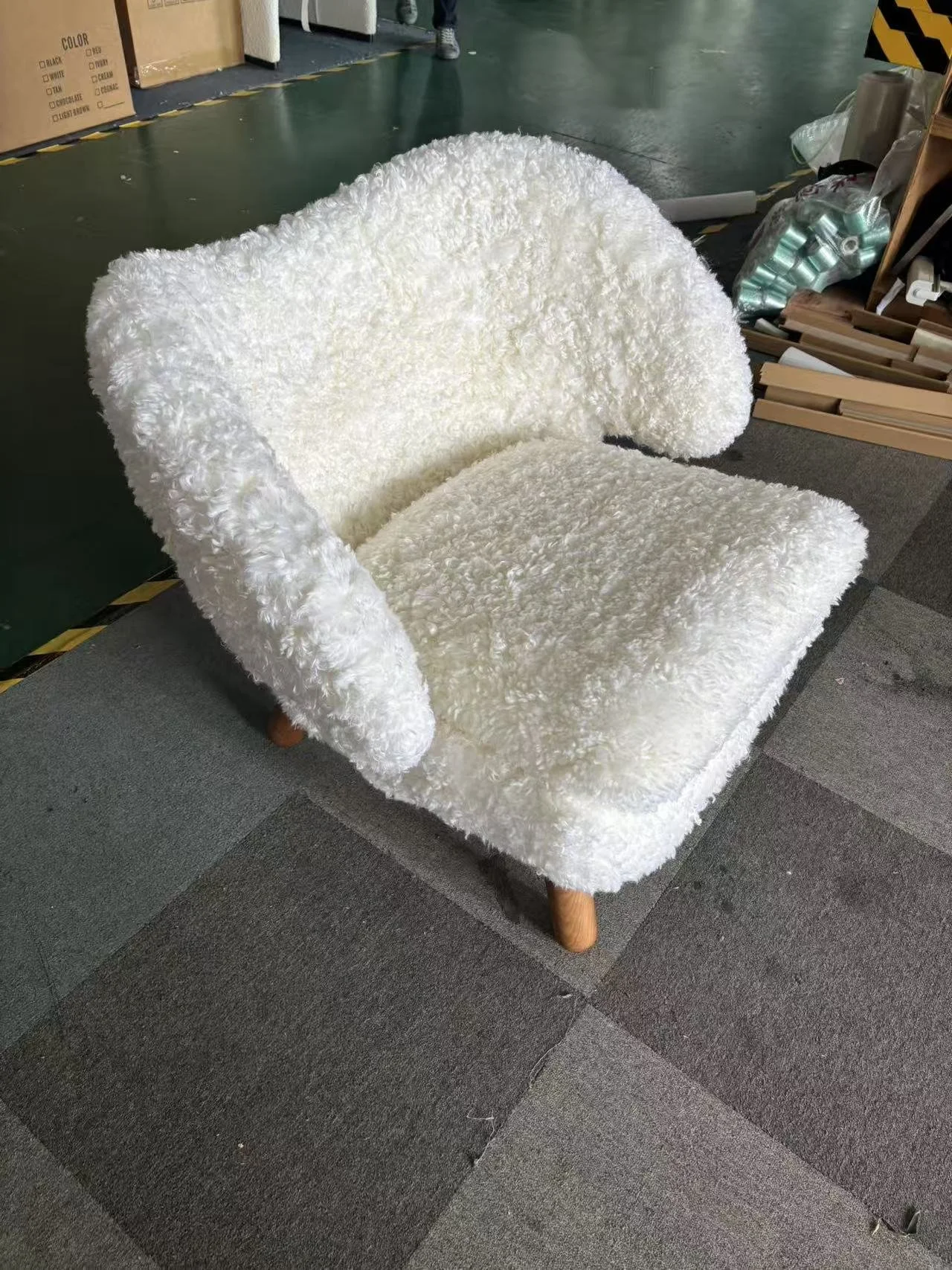 Pelikan replica Chair sheepskin
