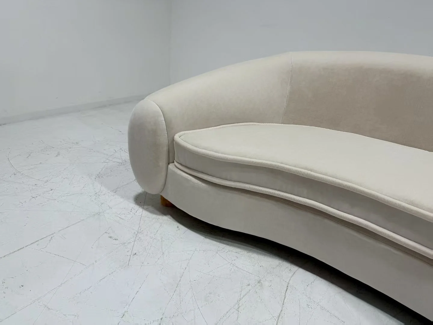 Polar bear Sofa dupe replica Royere