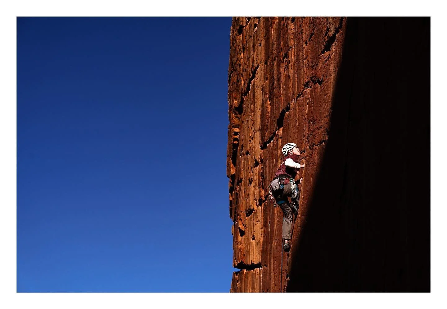 This is the last one out of the Great Wall trio.
Being on the edge of the Australian Outback, Moonarie has a very desert like climate. Hot summers and bitterly cold winters, especially out of the sun. Here&rsquo;s @_robwatson_ racing the shade, and n