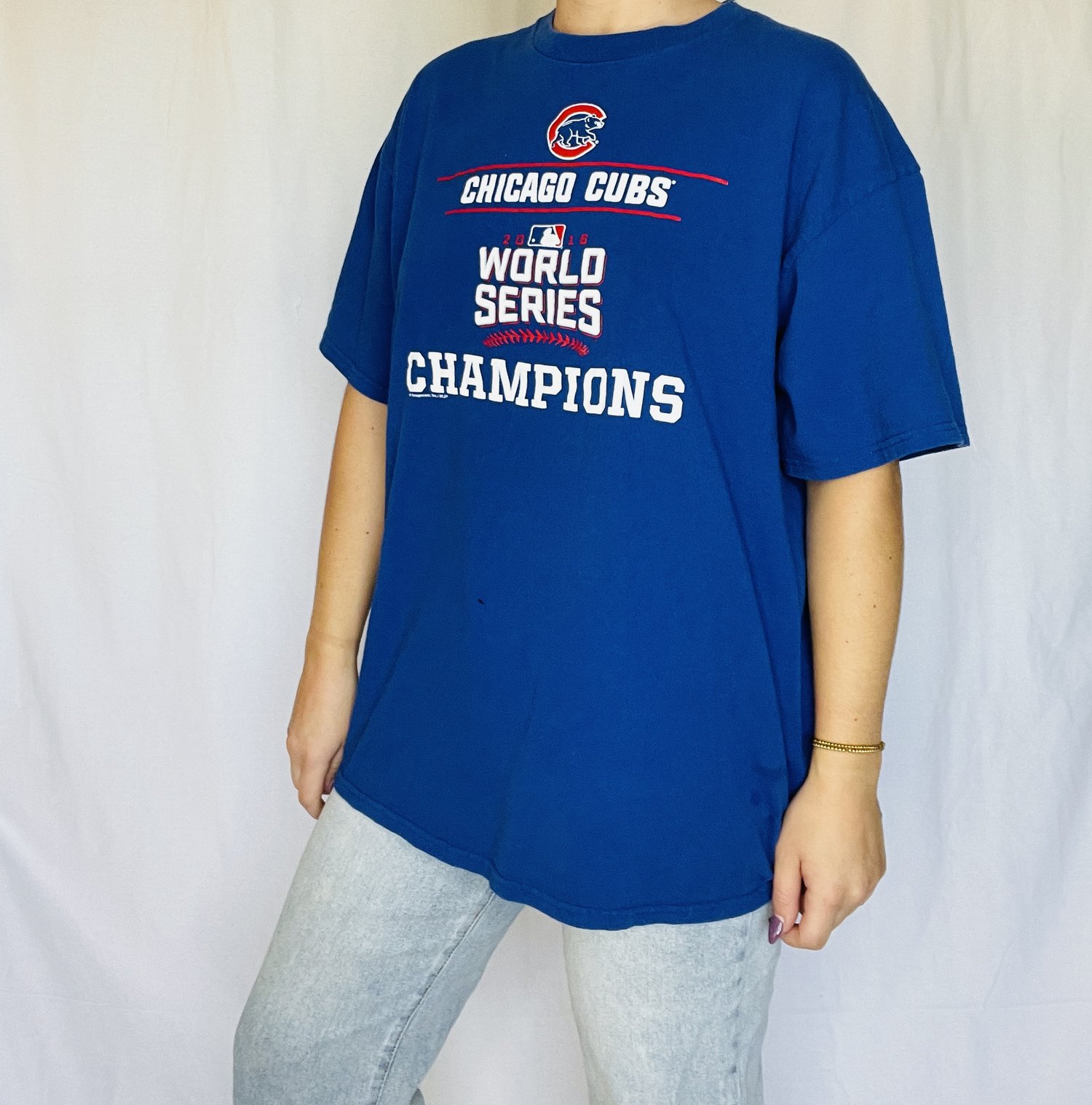 Chicago Cubs MLB 2016 World Series Champions Blue Graphic Tee (XL) — Radicalthrifts