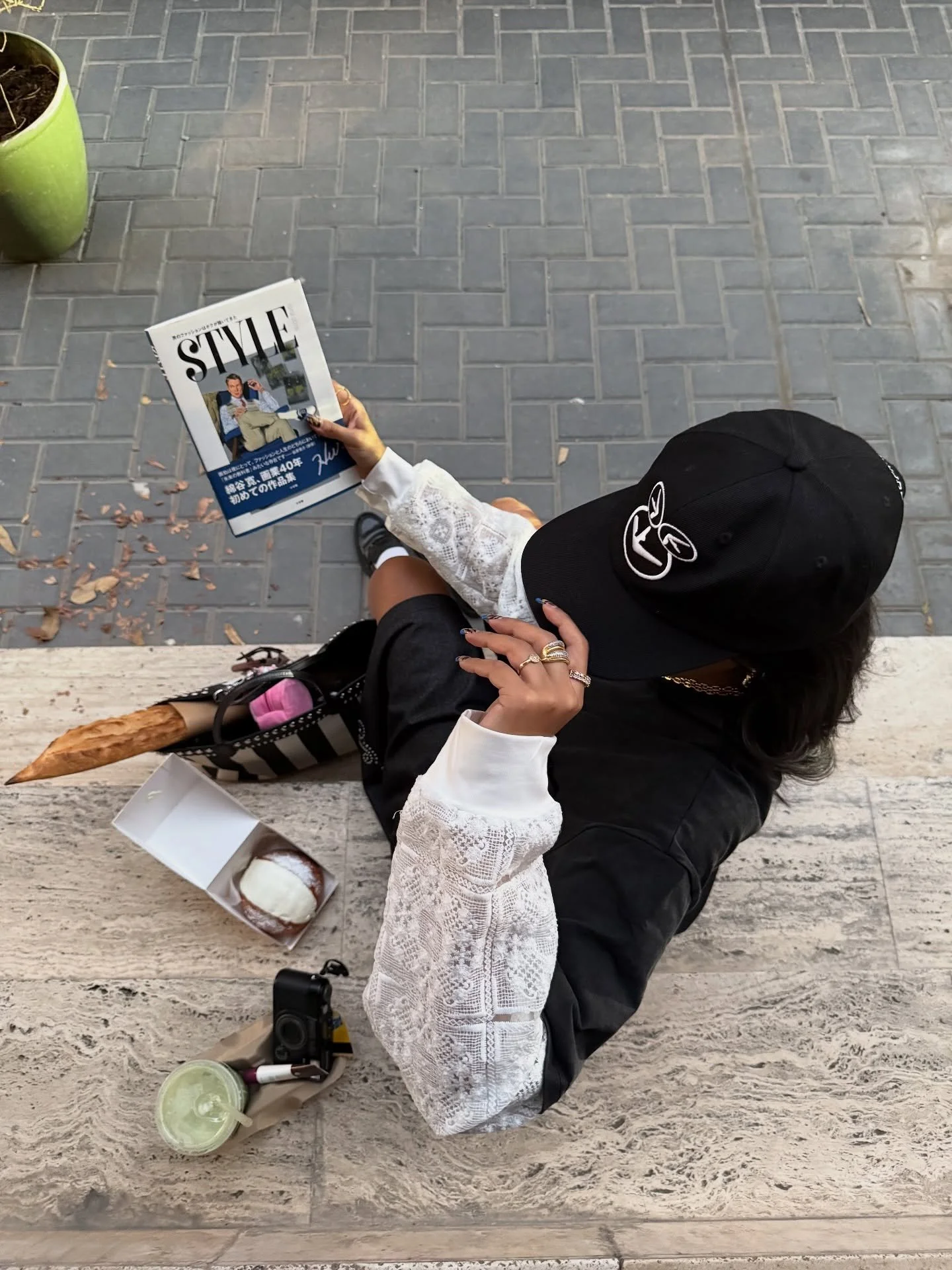 Autumn leaves and some pastries to-go
🤳: @alkandrydhuha