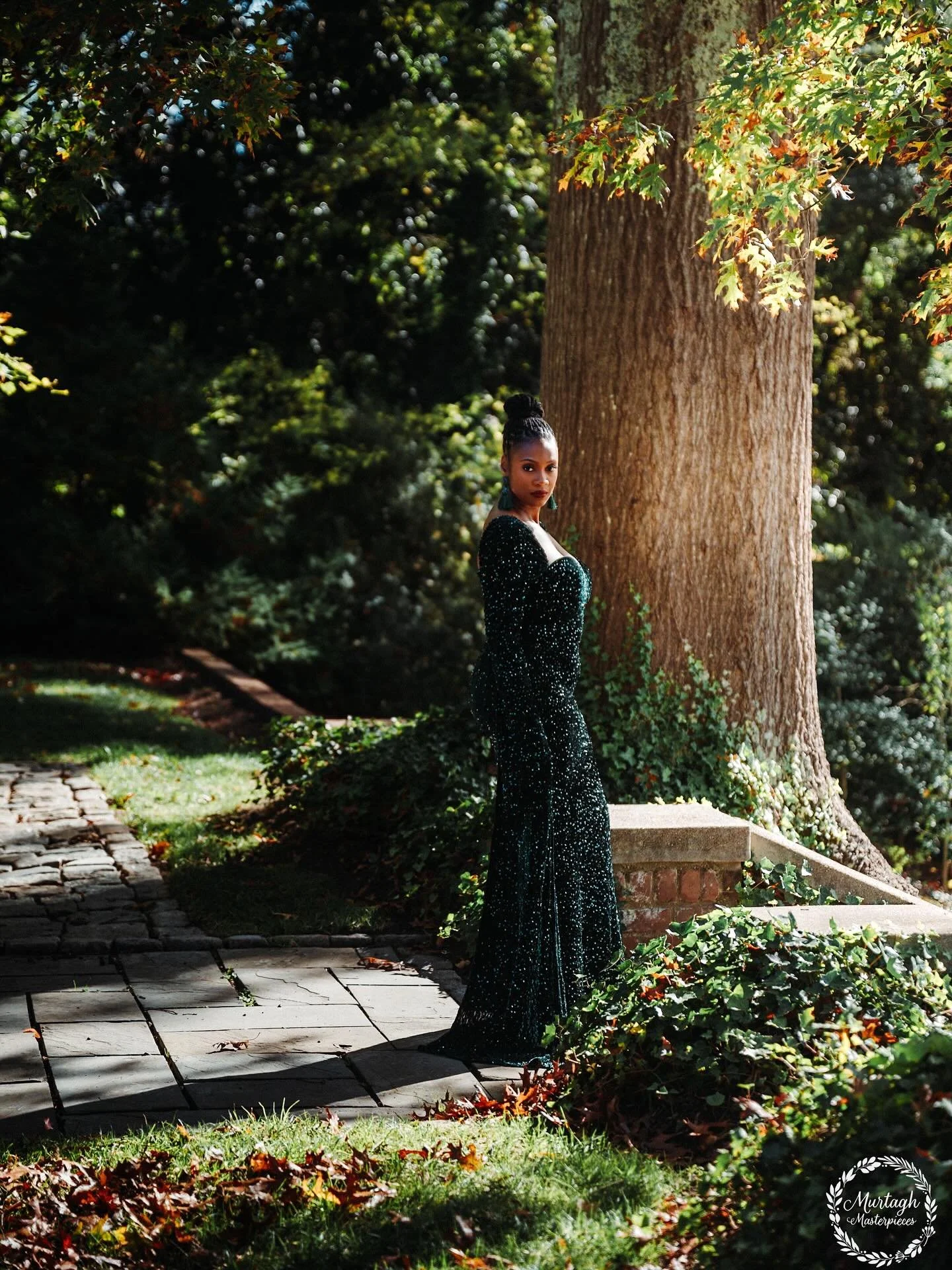 One of my favorite shots from a photoshoot last fall. In one of my favorite places. Getting excited for fall weather and all that it brings! 

Location: @thevirginiahouse 
&bull;
&bull;
&bull;
#nikon #nikon_photography #nikonphotography #nikonphotogr