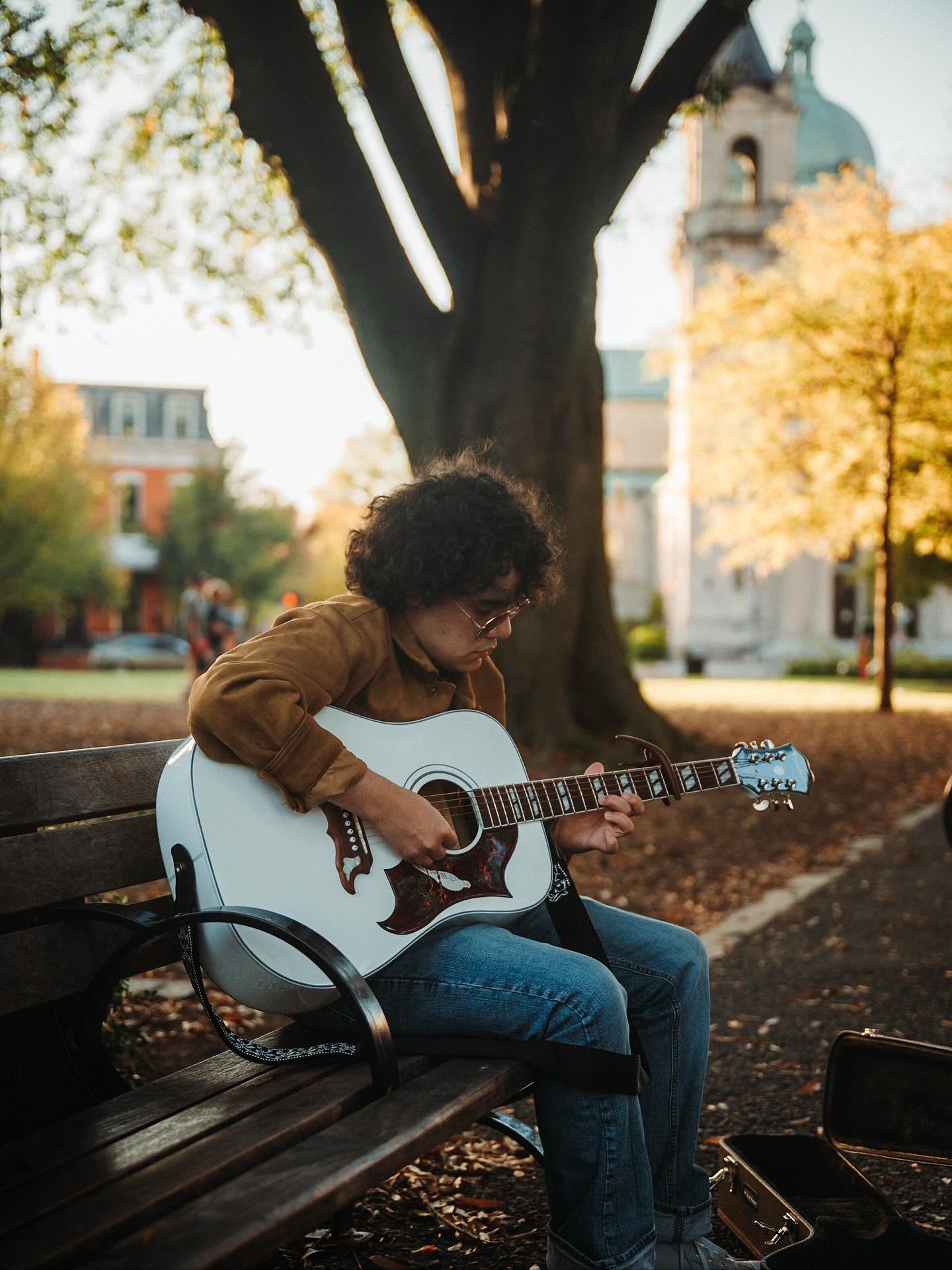 There are many reasons why I love being a photographer but one of the best is getting to meet new people. I get to step into a person&rsquo;s world and help capture their perspective. Truly no greater pleasure! 

#rvamusic #monroeparkrva #fallweather