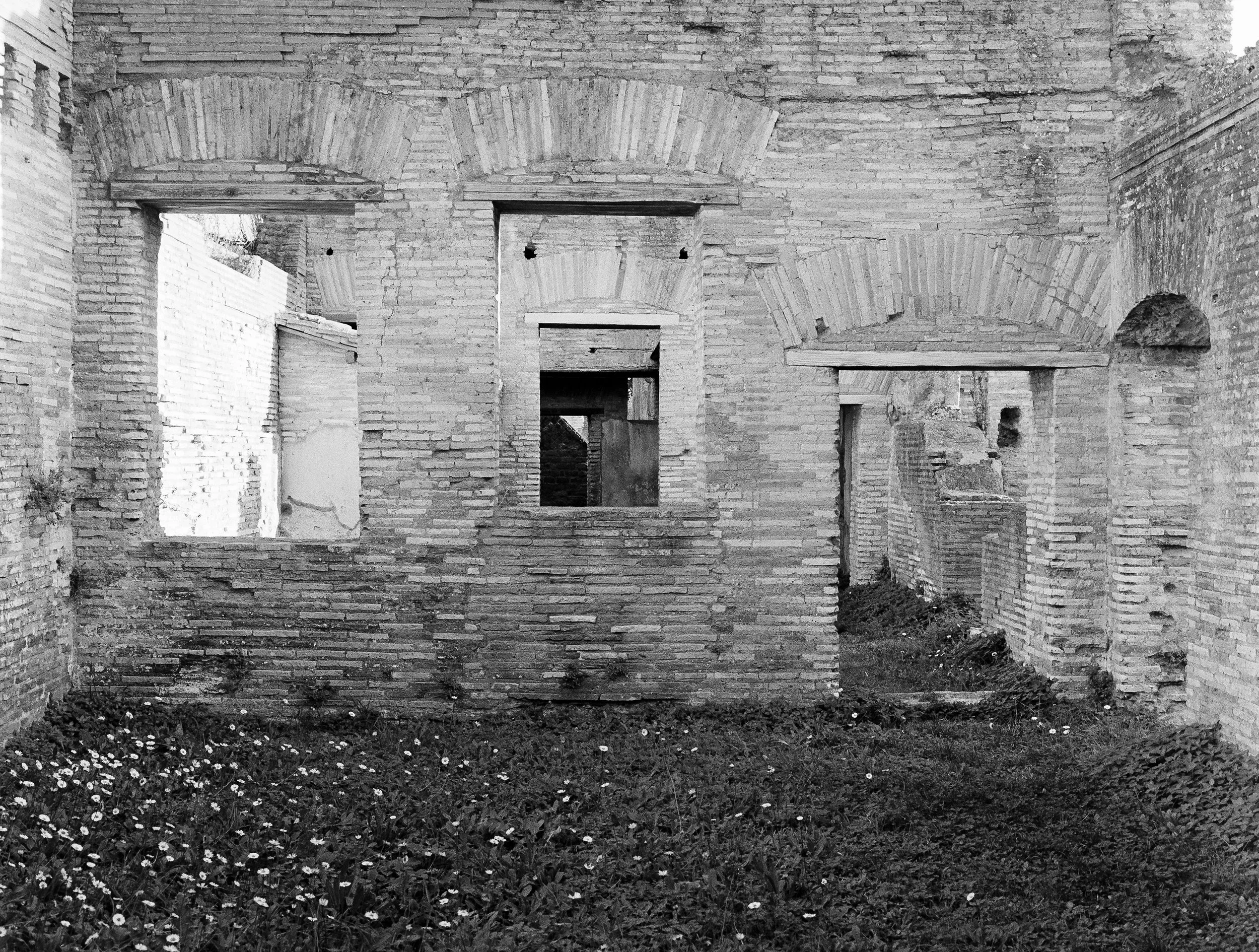  Relieving Lintels in Ostia 