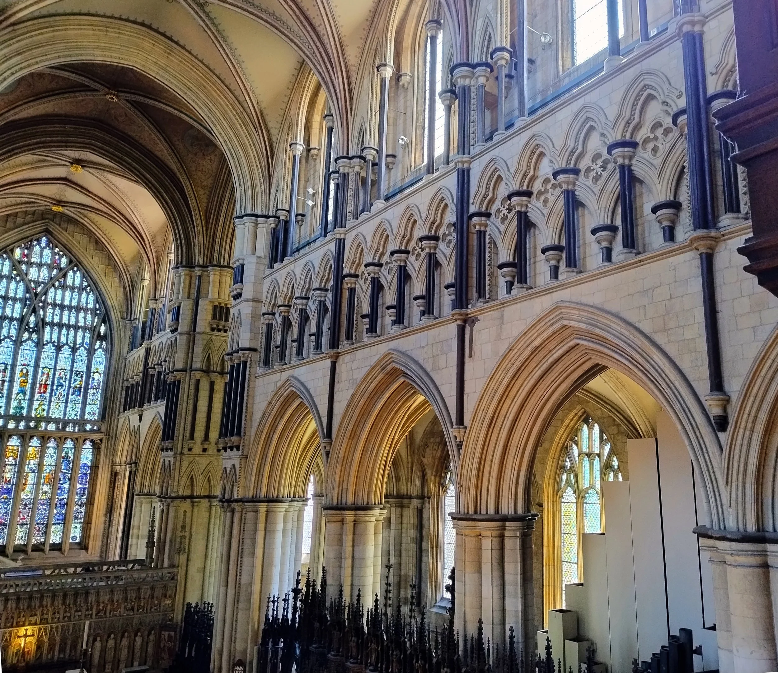 Fictive Spaces in Gothic Architecture: Lincoln Cathedral and Beverely Minster