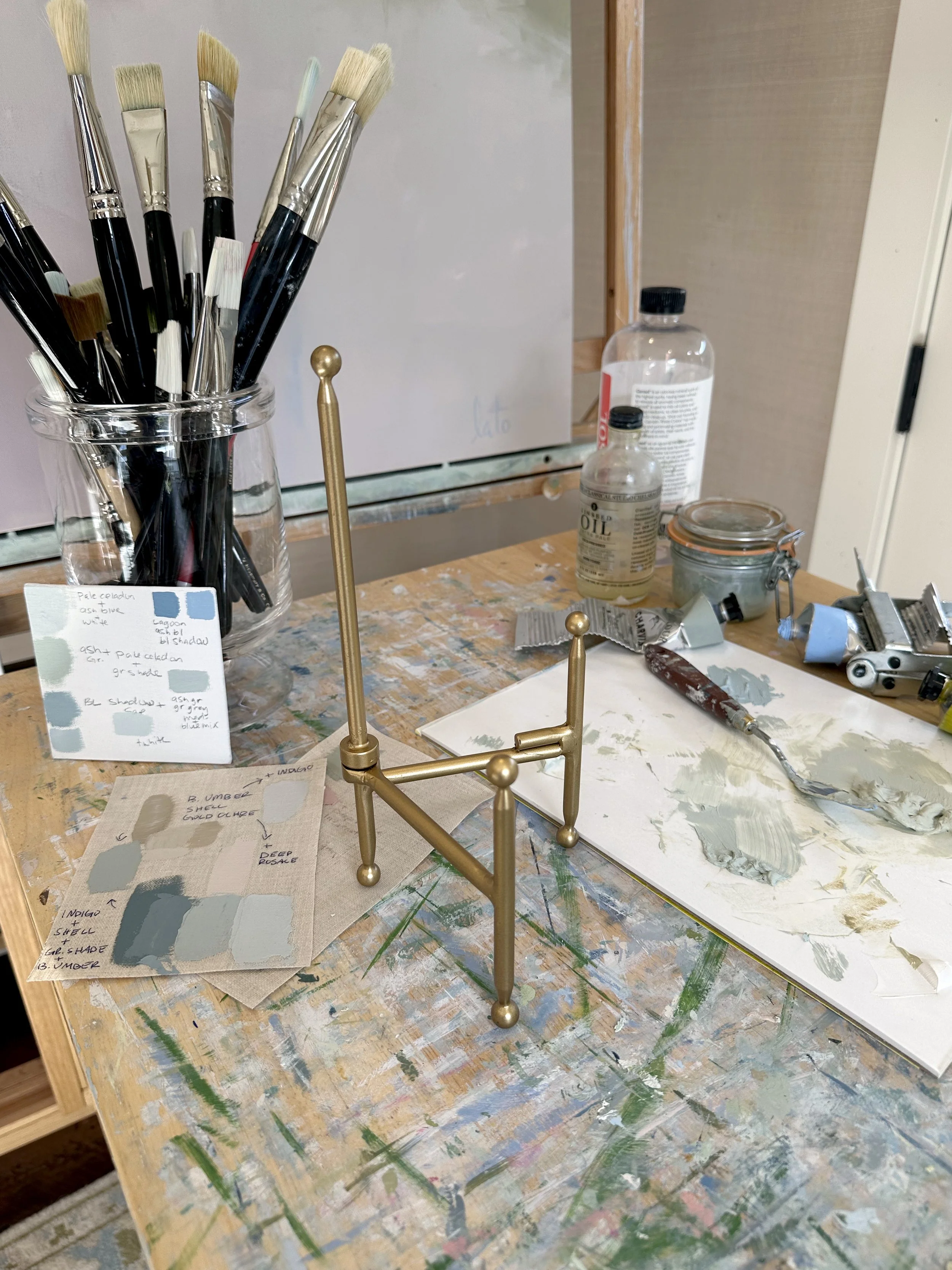 Gold easel 1.jpg