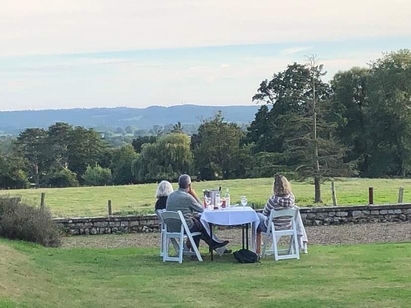 When all the guests have gone.....
#magicalmoment #oxonhoath #stillness #andrelax #perfectevening #friends #retreats #perfectfamilygatheringvenue #andbreath #kentcountryside #corporatewellness