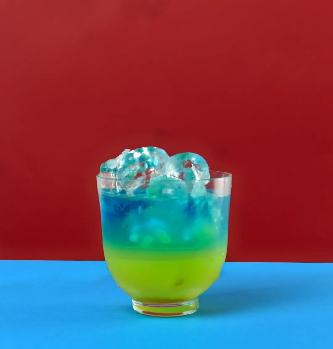 30 MINUTES TILL EUROVISION! Who's going to win? Place your bets below, winner gets nothing.

Here's a throwback to the eurovision Ukraine cocktail I shared the other day with @flavarspirit 

Don't forget, the UK may be hosting it but that doesn't mea
