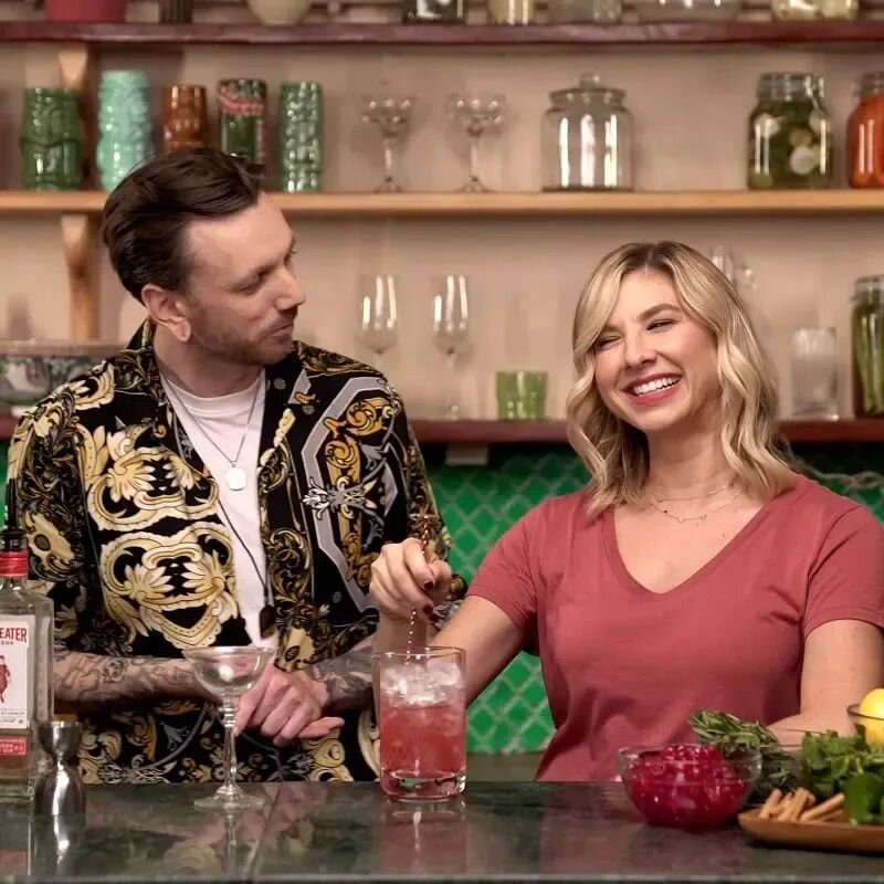 I've not spoke about my course for awhile so here's a candid shot to show you just how much fun you could be having taking the course 😉

As a reminder, it's my complete process of how to easily and affectively create showstopping cocktails from home