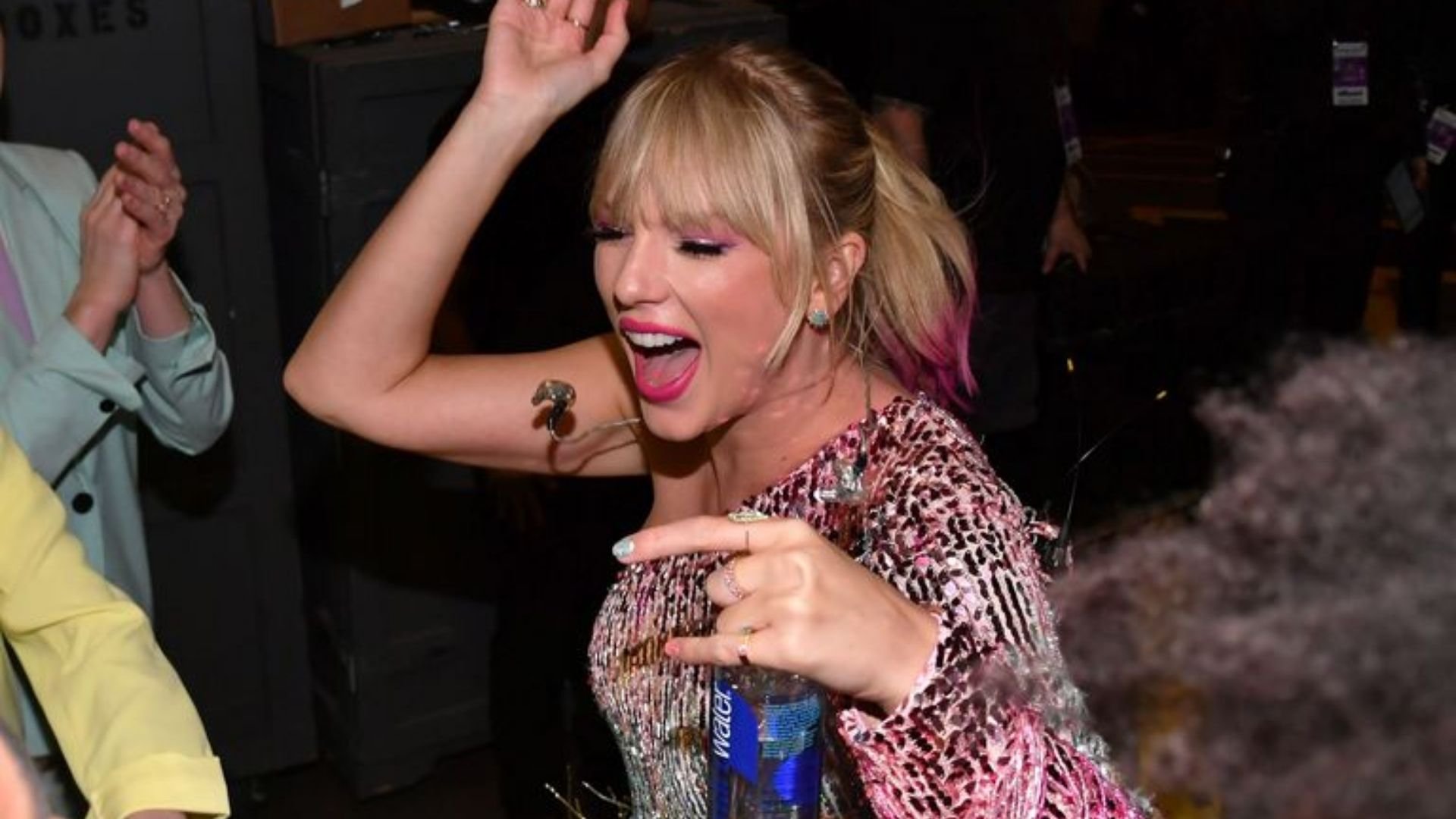 9 Tips For Throwing an EPIC Taylor Swift SPEAK NOW Party At Home