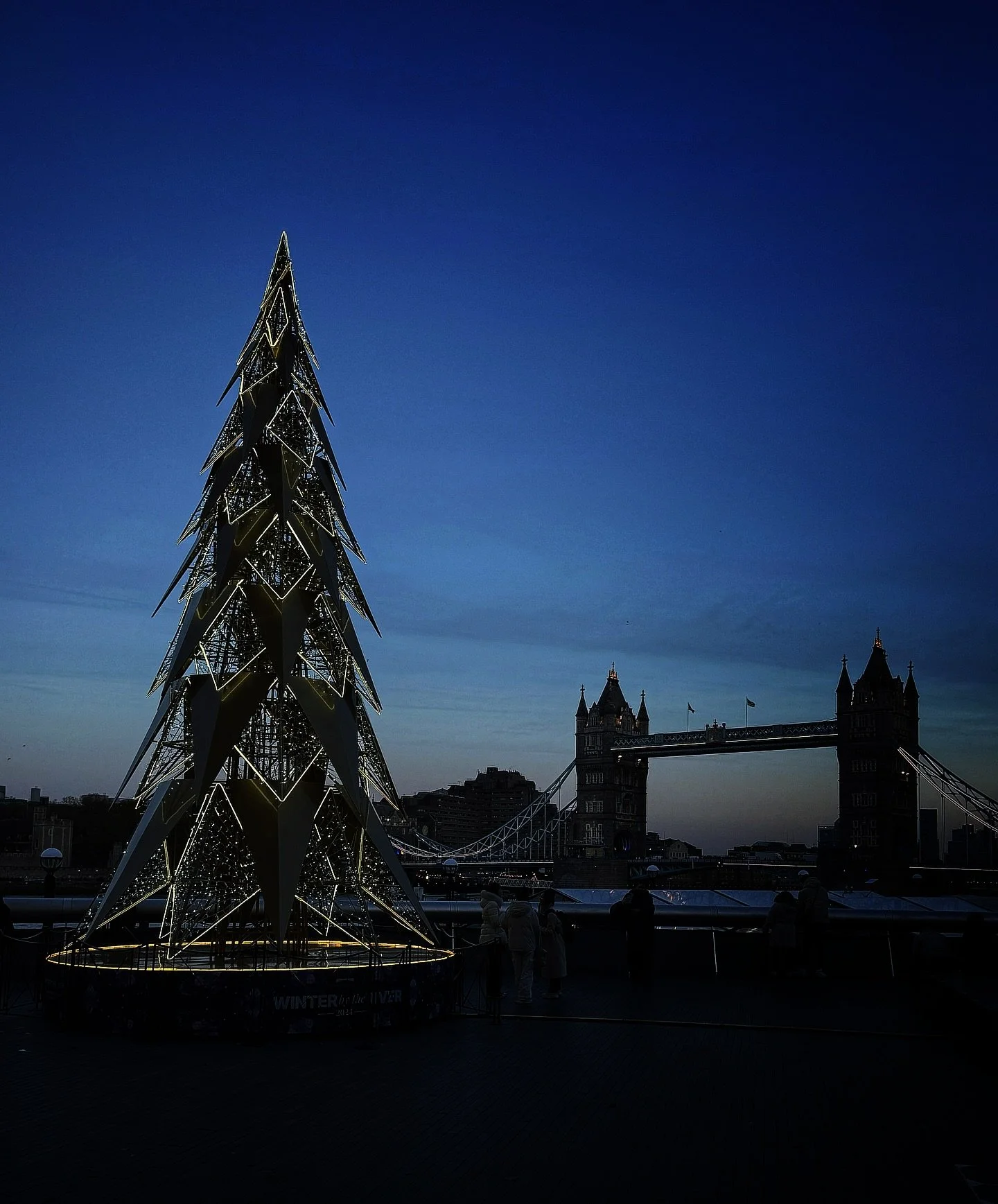 Such a lovely London Bridge Smartphone Safari this afternoon followed by a @creativelunchclub meet up with the lovely @garner.artist in Battersea.  Think I&rsquo;ll be hibernating for the weekend now and with a possible postponement of Sunday&rsquo;s