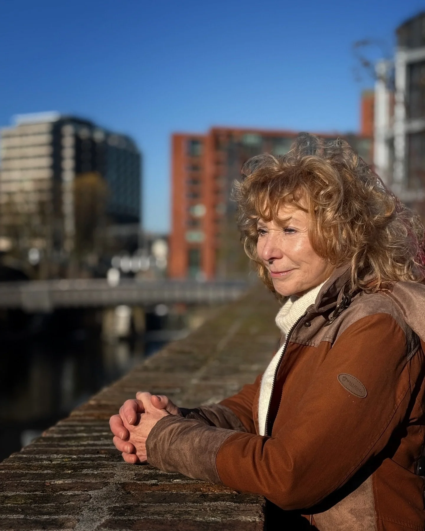 A gorgeous day shooting @eleanororourkecoaching branding photos in Kings Cross this morning (all shot on iPhone 16pro) and then a corporate Christmas Smartphone Safari for a team from Pinterest (booked via @classbento_uk) this evening. 

#brandingpho