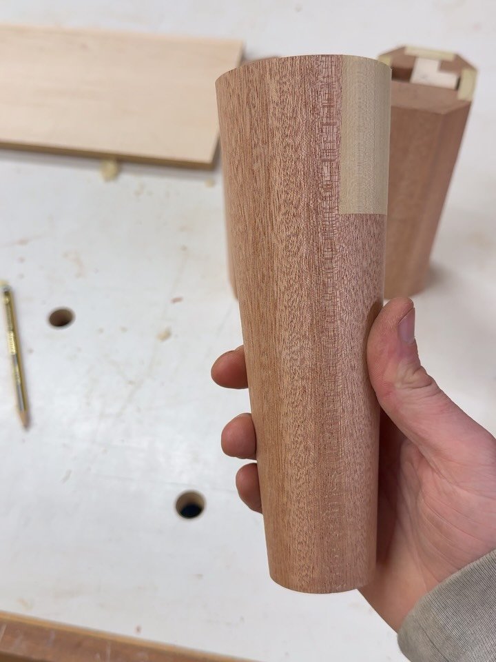 L O N G E V I T Y 

True quality is often hidden beneath the surface. To make a kitchen that truly lasts a lifetime, the &ldquo;how&rdquo; matters just as much as the &ldquo;what.&rdquo;
&bull; The Foundation: Swipe to see the joinery for the island 