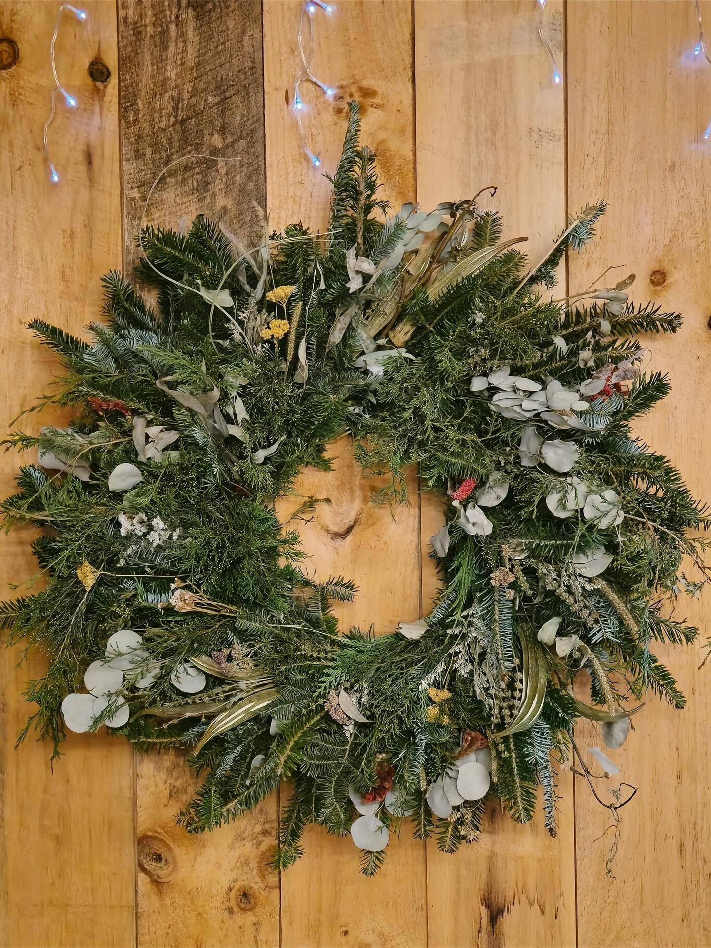 And just like that it&rsquo;s time to deck the halls! 🎄 
Book your private wreath workshop with us today! 

What to expect: A 2 hr experience at Stormbrew Farm. Design &amp; craft your full size Christmas wreath using a wreath clamp machine!

Snacks