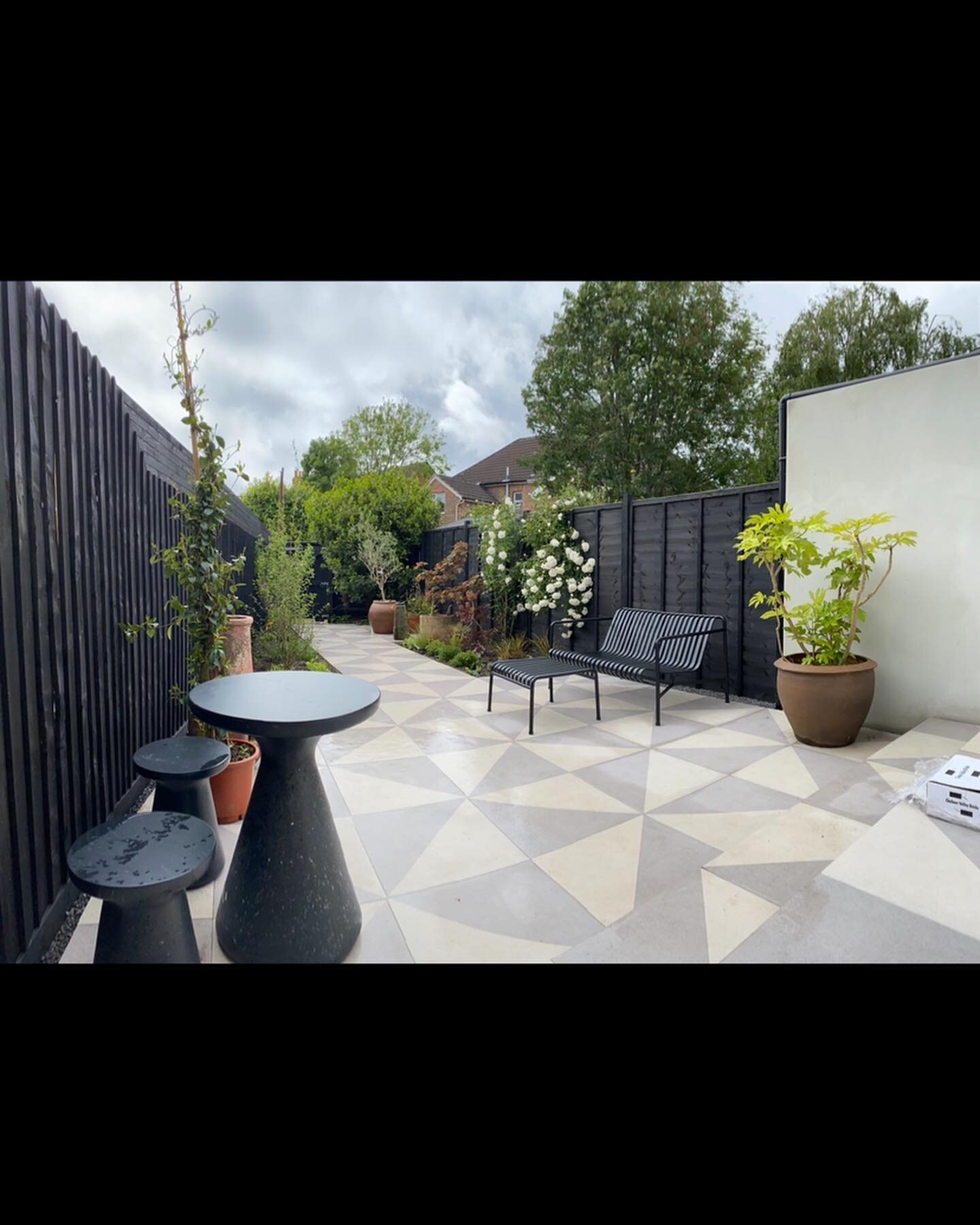 Small garden transformation we recently designed. 
Loving the paving on this one 

#gardendesign #gardentransformation #planting #porcelainpaving #landscaping #garden