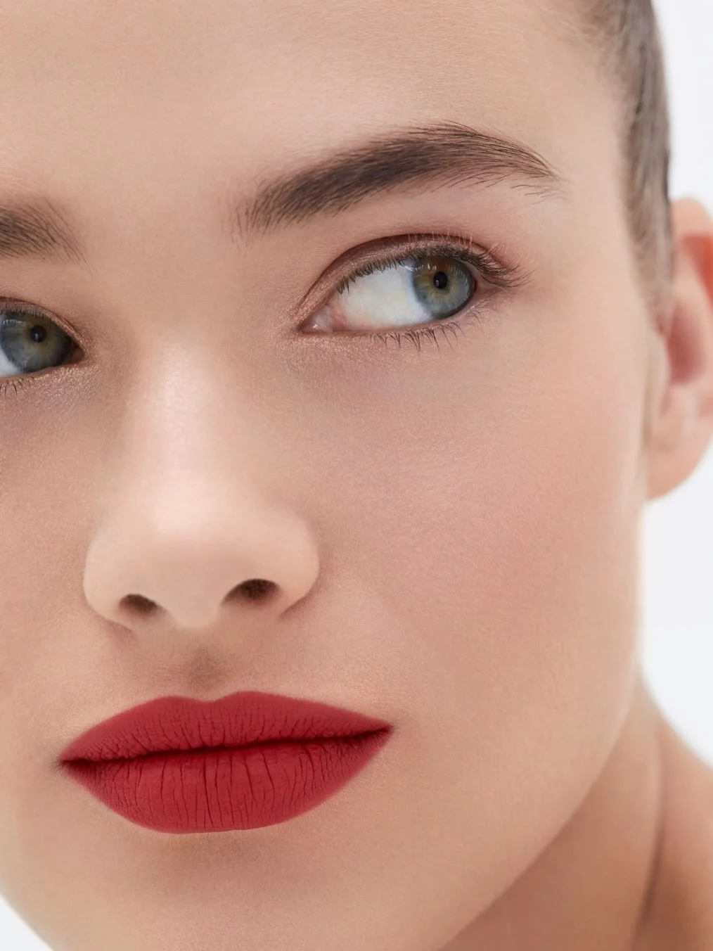 004 - Smile with @rozanneverduin   Photography @chris.and.cory  Make up @sarahjaggermua @capsuleagence_hmc  Art director @mathilde_coutaut.jpg