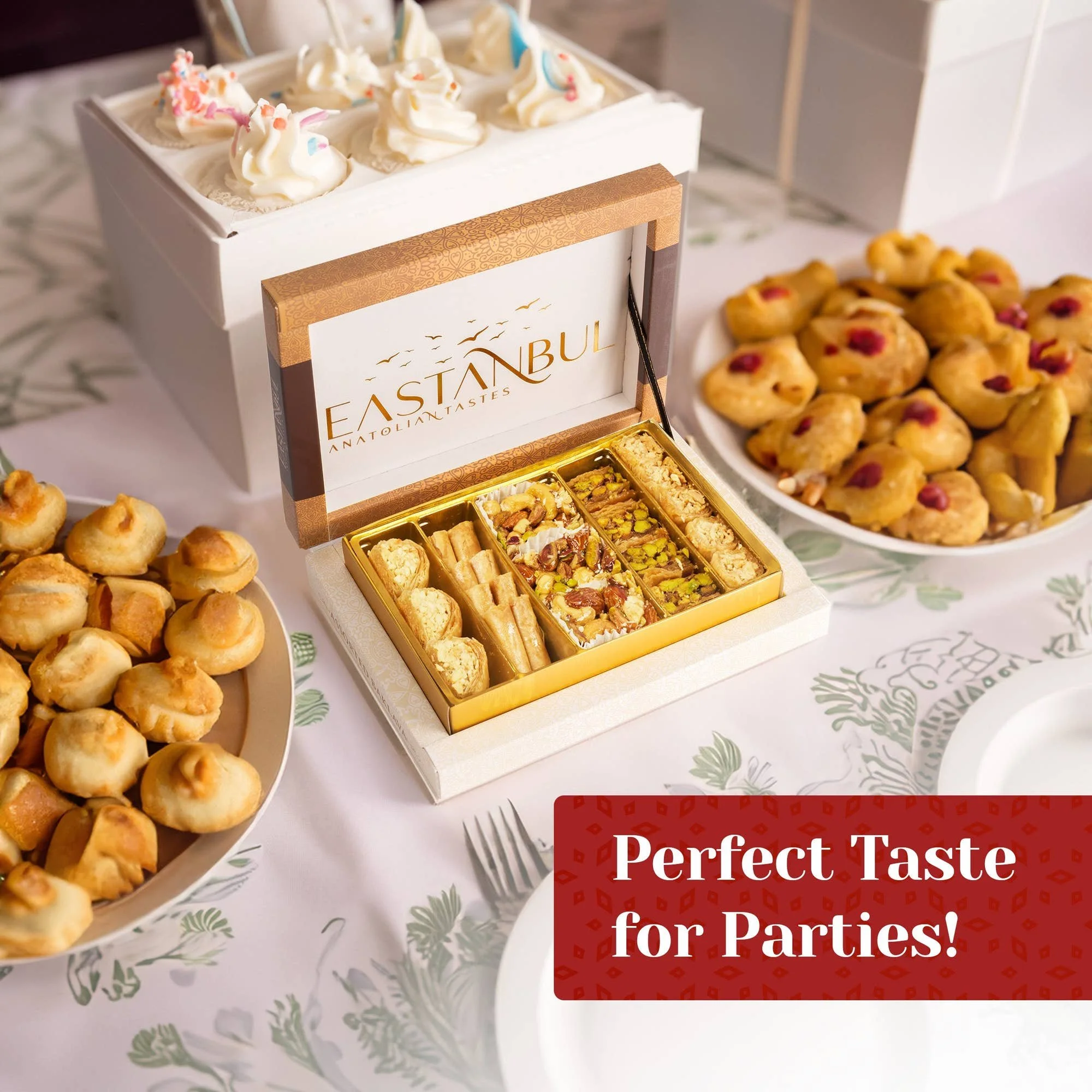 eastanbul-baklava-baklava-pastry-baklava-gift-box-dulces-arabes-88oz-3.jpg